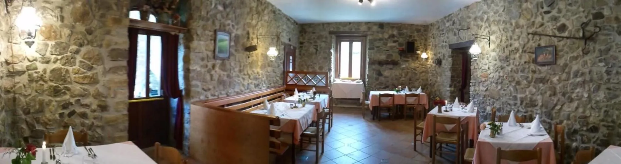 Restaurant/places to eat in Giardino Donna Lavia