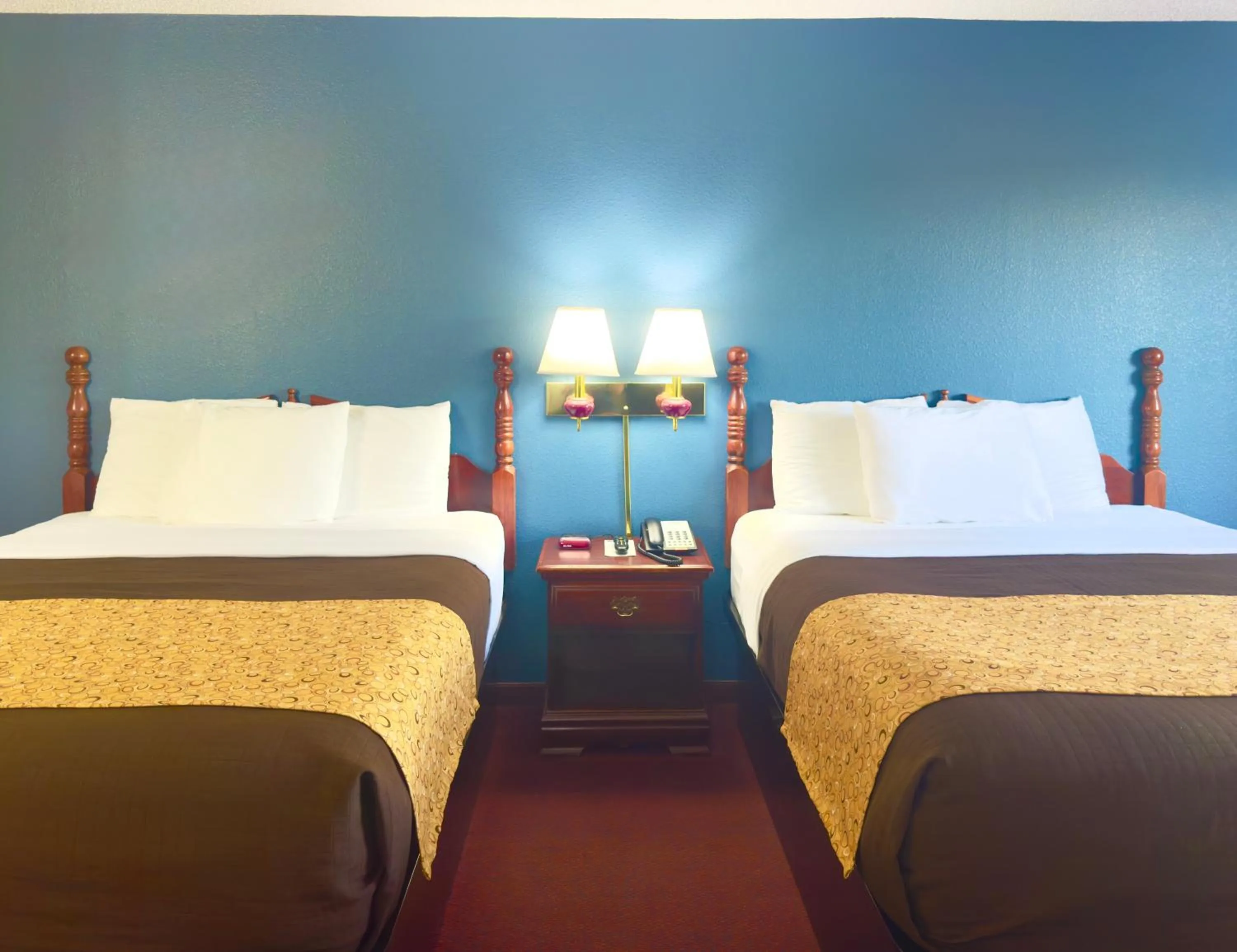 Bed in Scenic Hills Inn