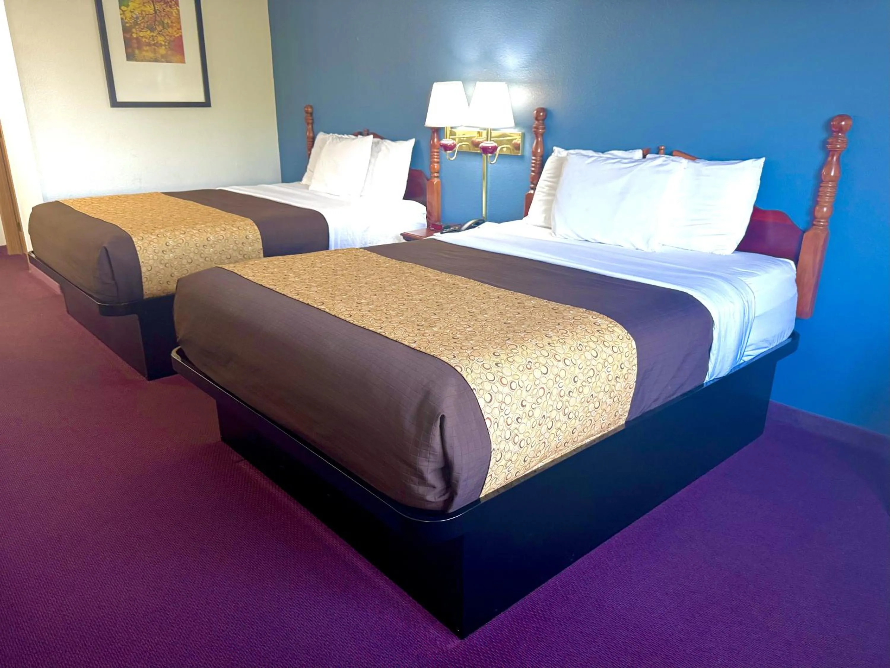 Bed in Scenic Hills Inn