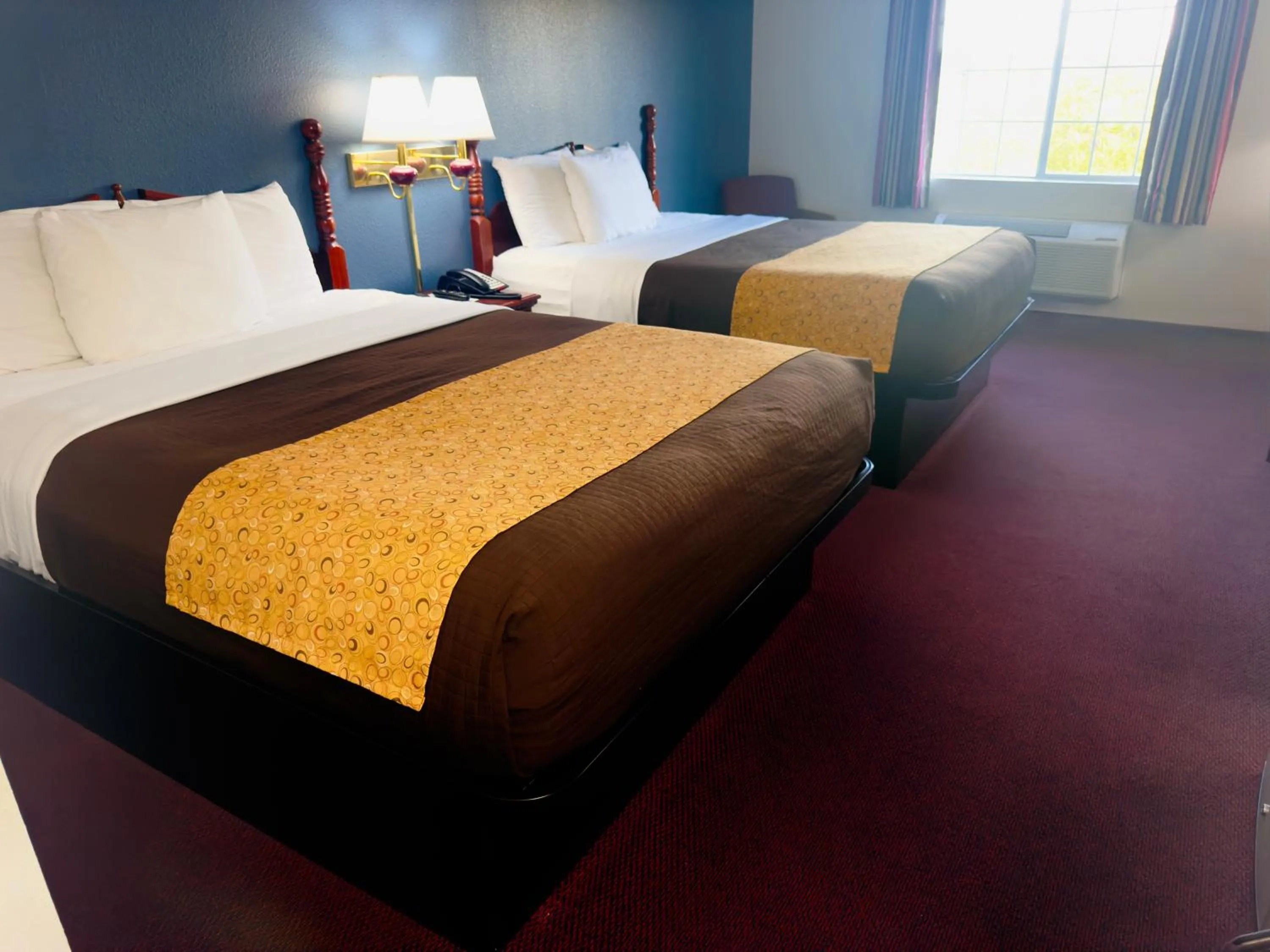 Bed in Scenic Hills Inn