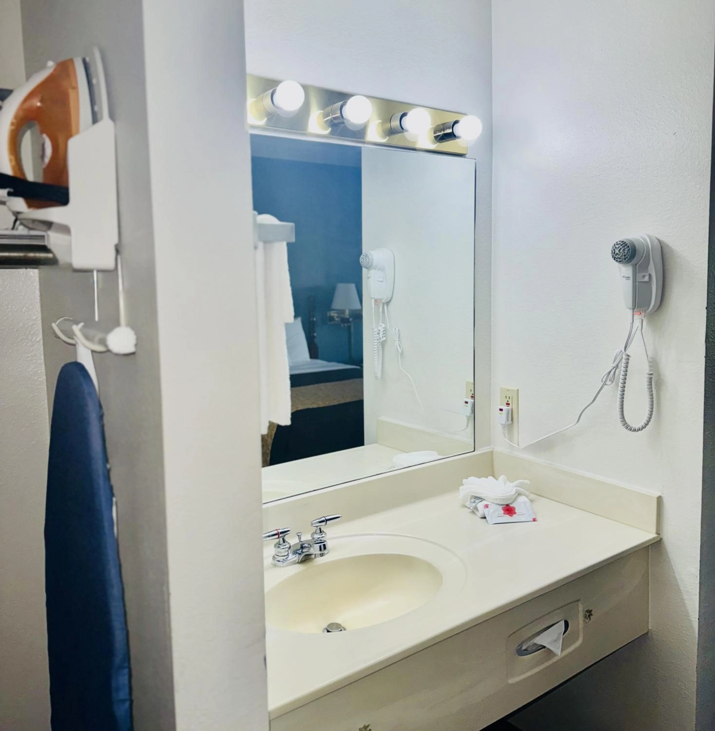 Bathroom in Scenic Hills Inn