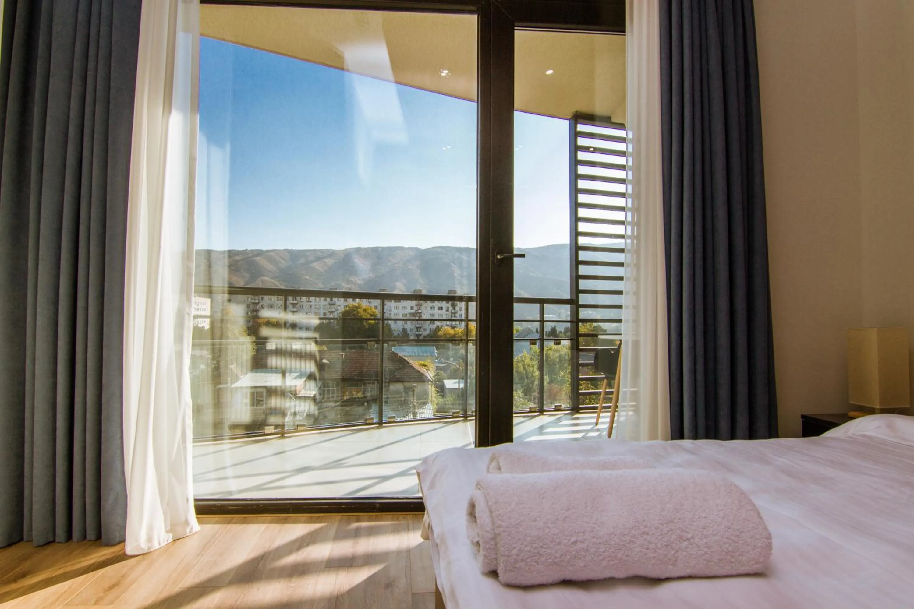 Mountain view, Bed in Victoria Inn Tbilisi