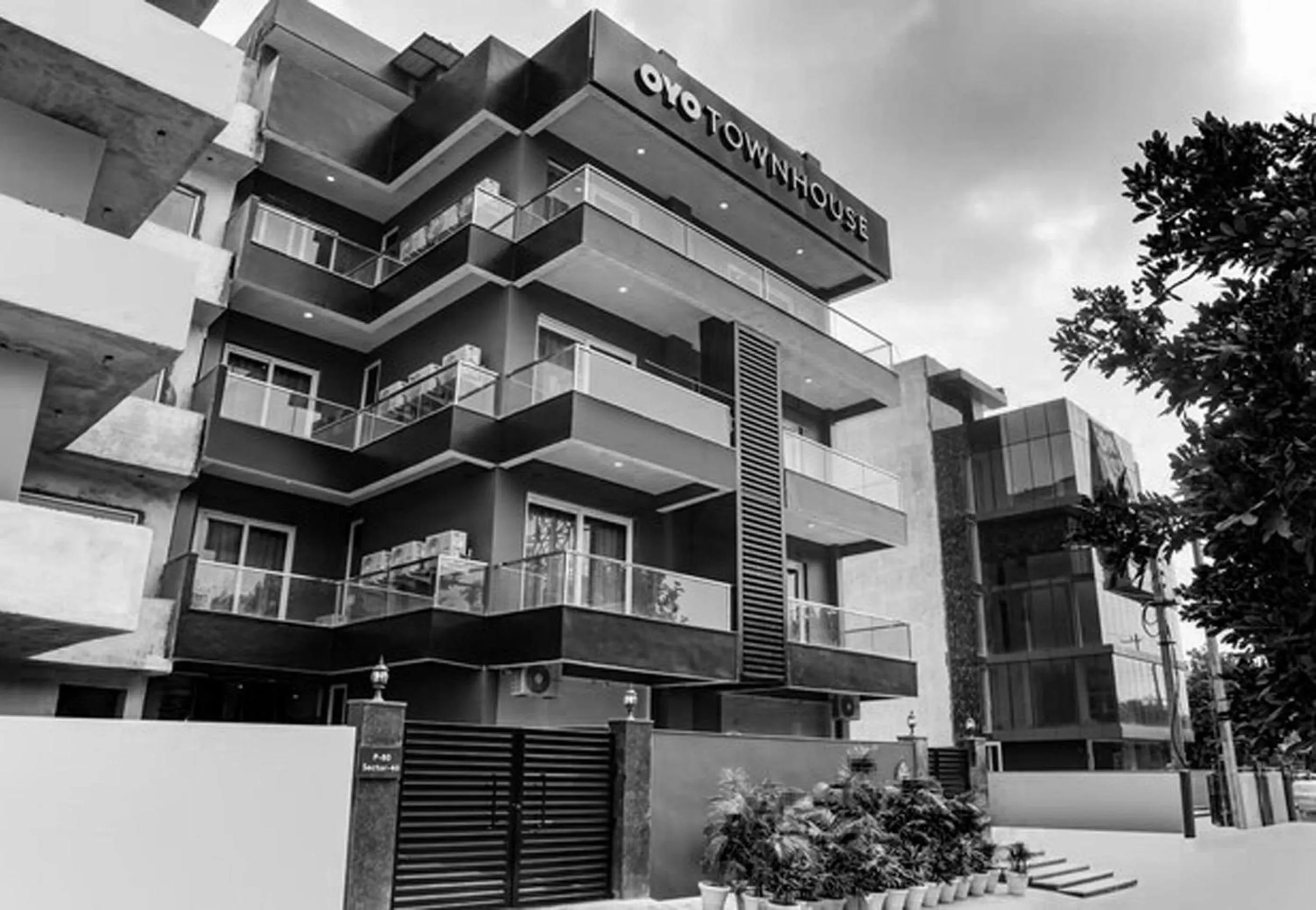 Facade/entrance in Super Townhouse 158 Near Netaji Subhash Marg Near Appu Ghar