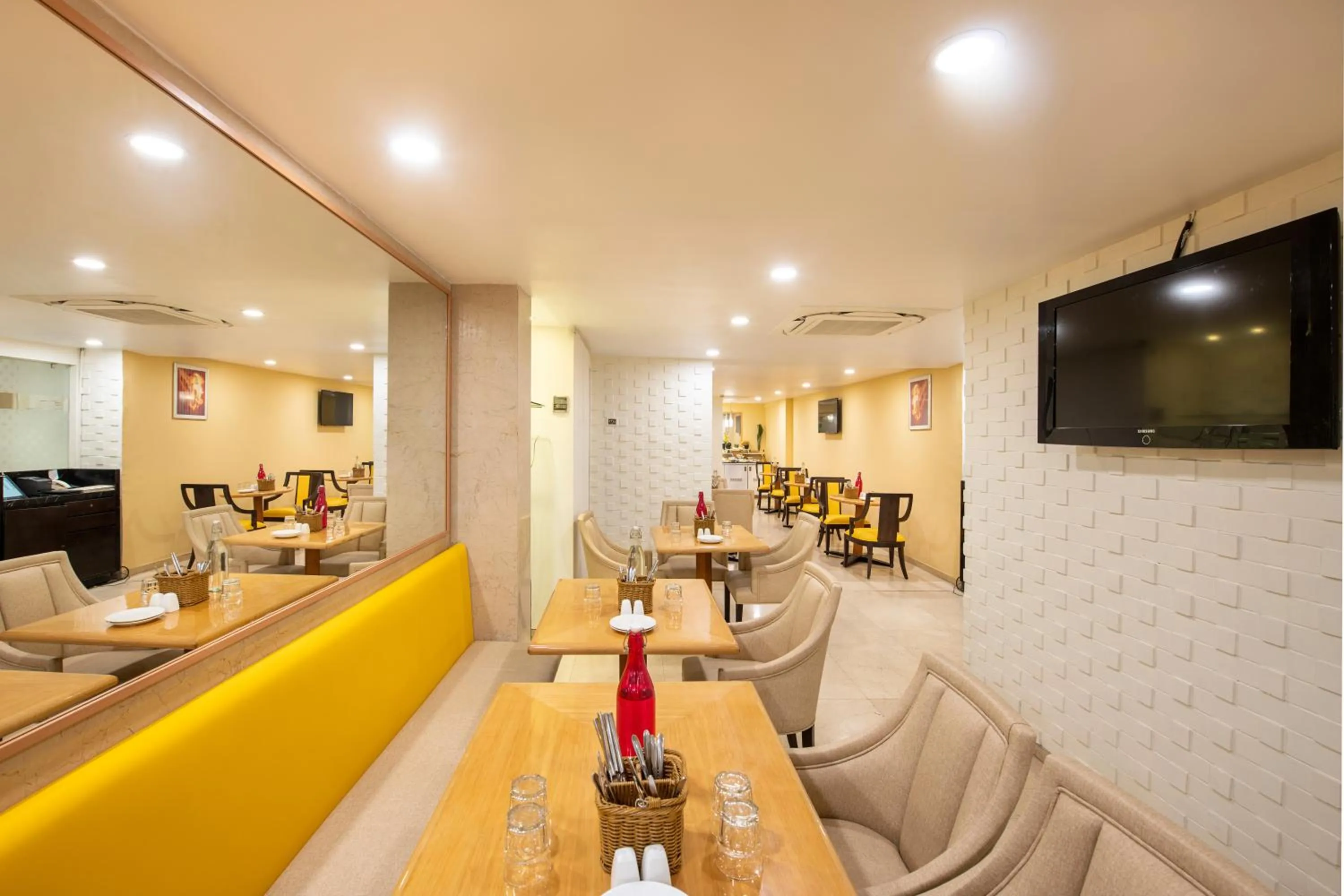Restaurant/places to eat in BloomSuites l Ahmedabad