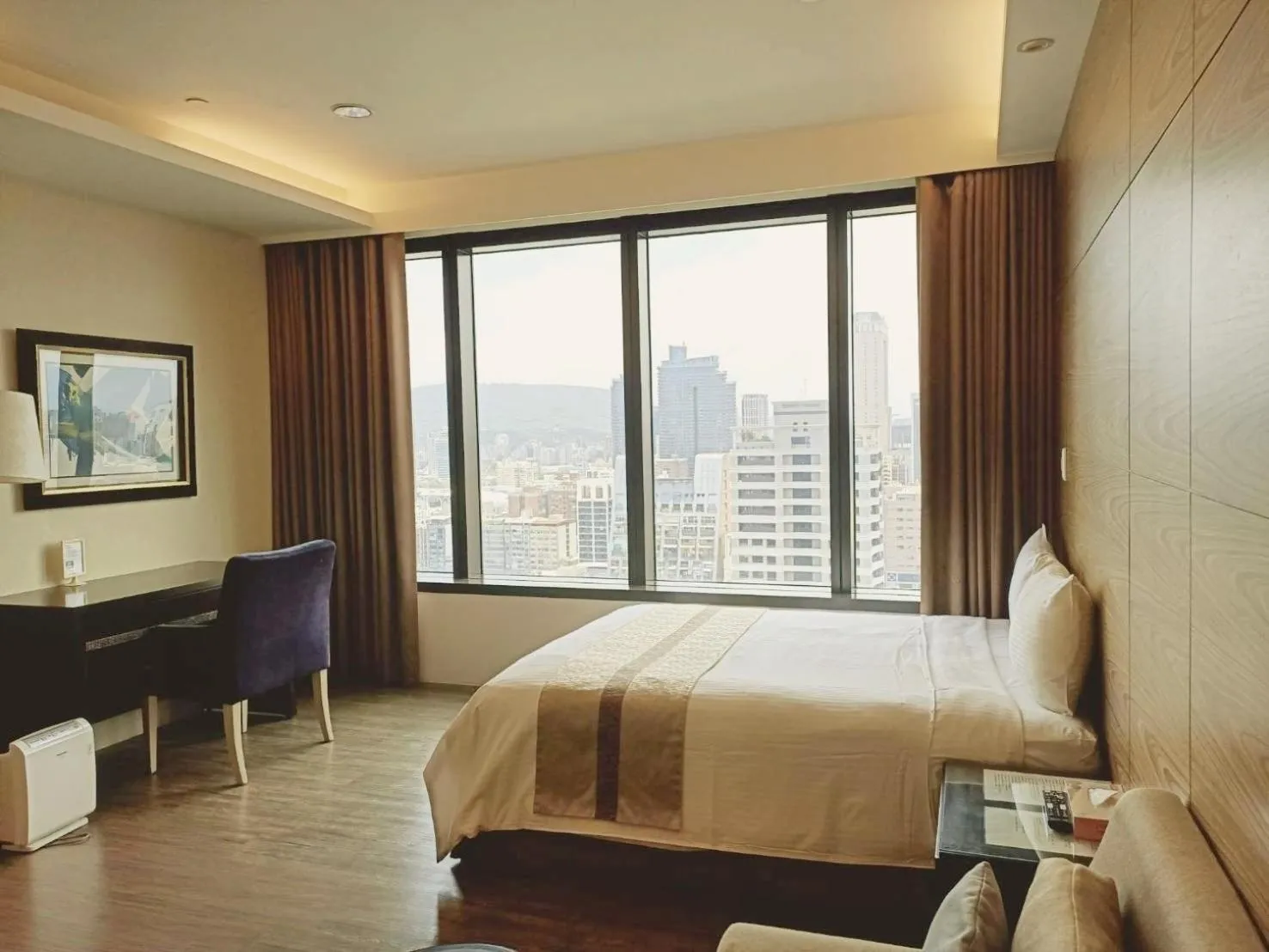 Photo of the whole room, Bed in 85 Cape Inn