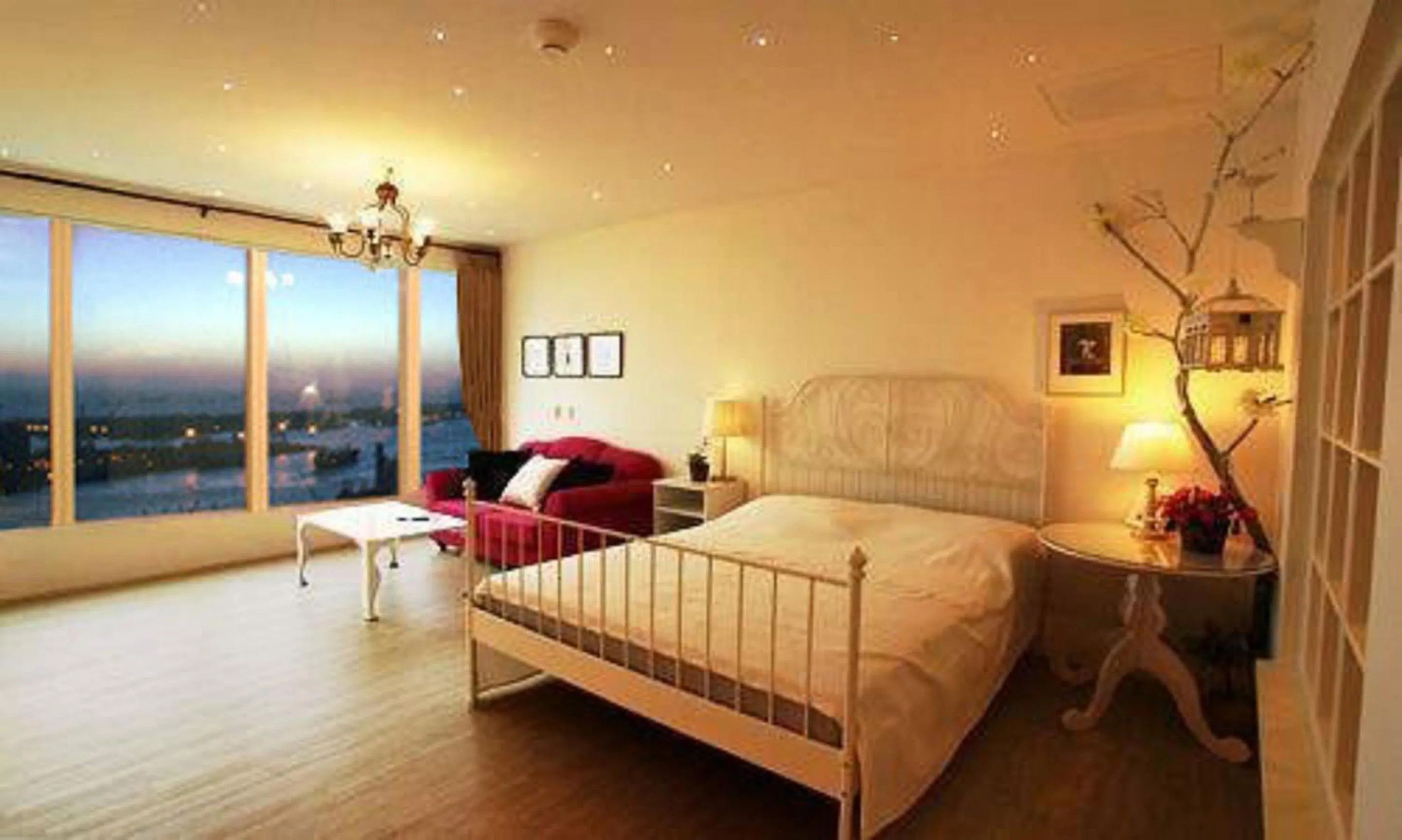 Bedroom, Bed in 85 Cape Inn