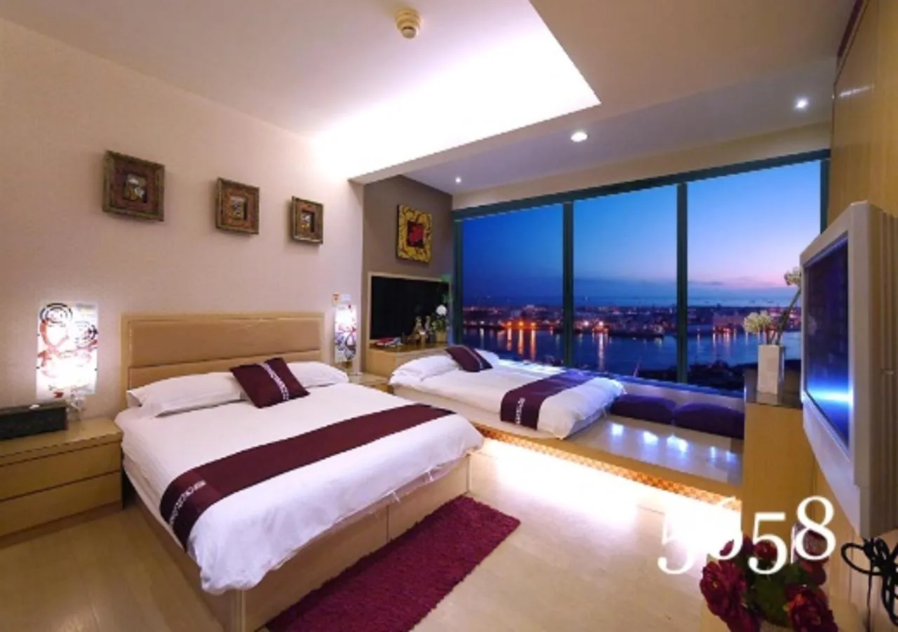 Photo of the whole room, Bed in 85 Cape Inn