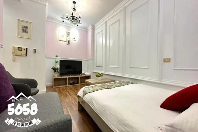 Photo of the whole room, Bed in 85 Cape Inn