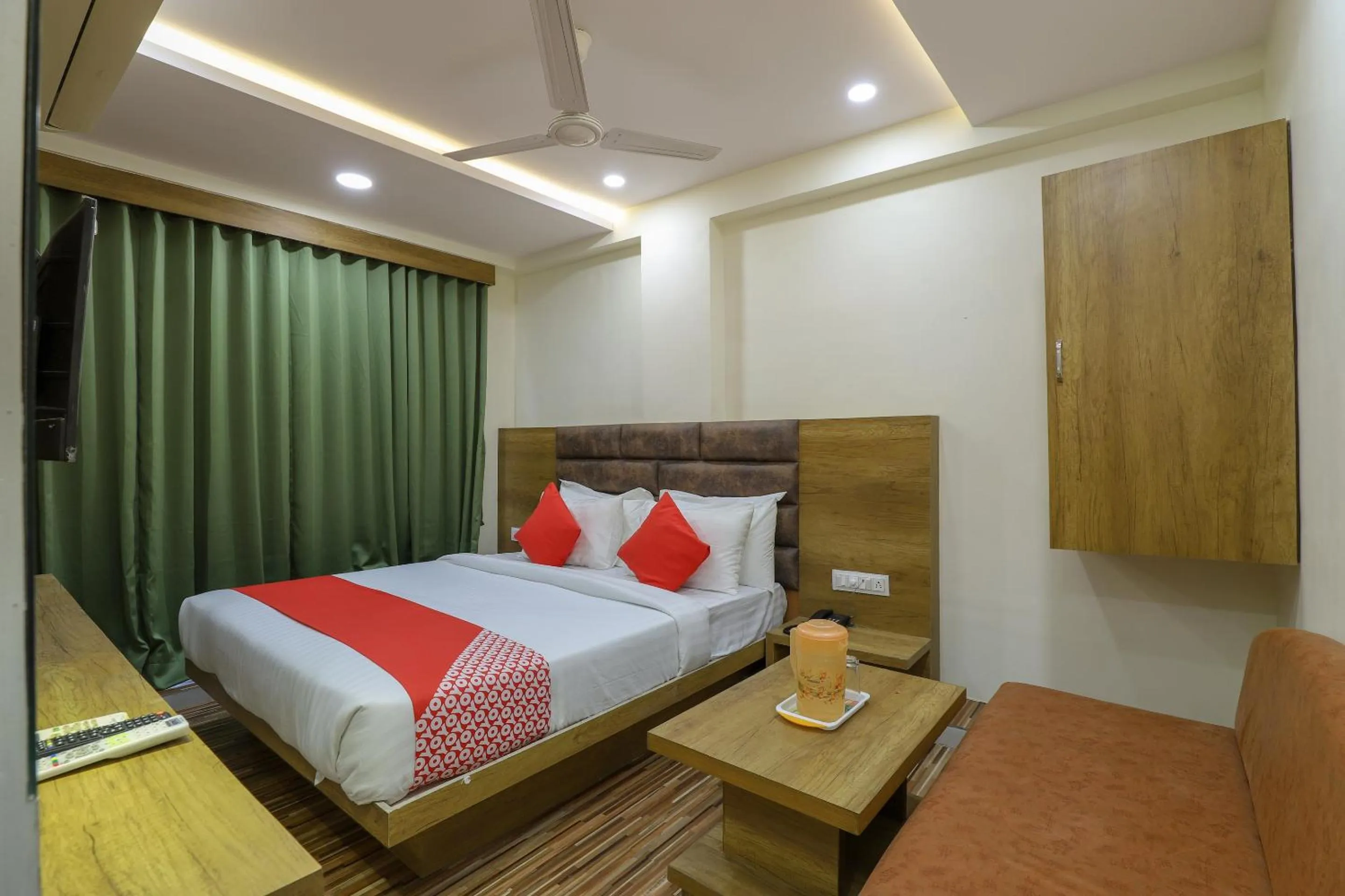 Bedroom, Bed in Hotel O Shubham Inn