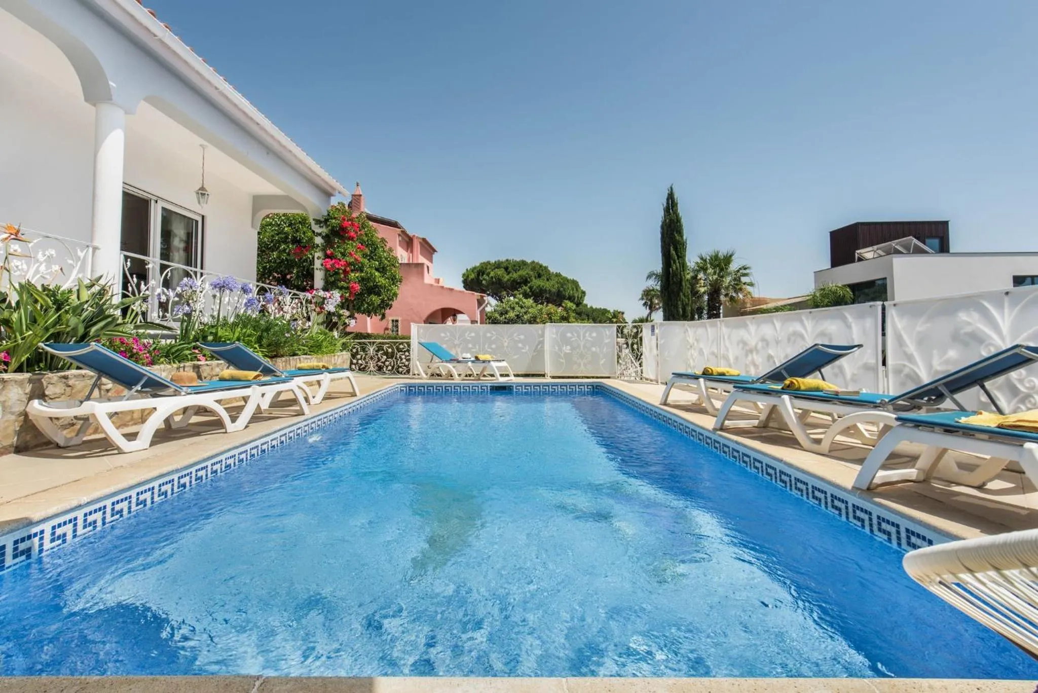 Summer in Charming Villa With Private Pool in Vibrant Vilamoura, Free AC and Wifi