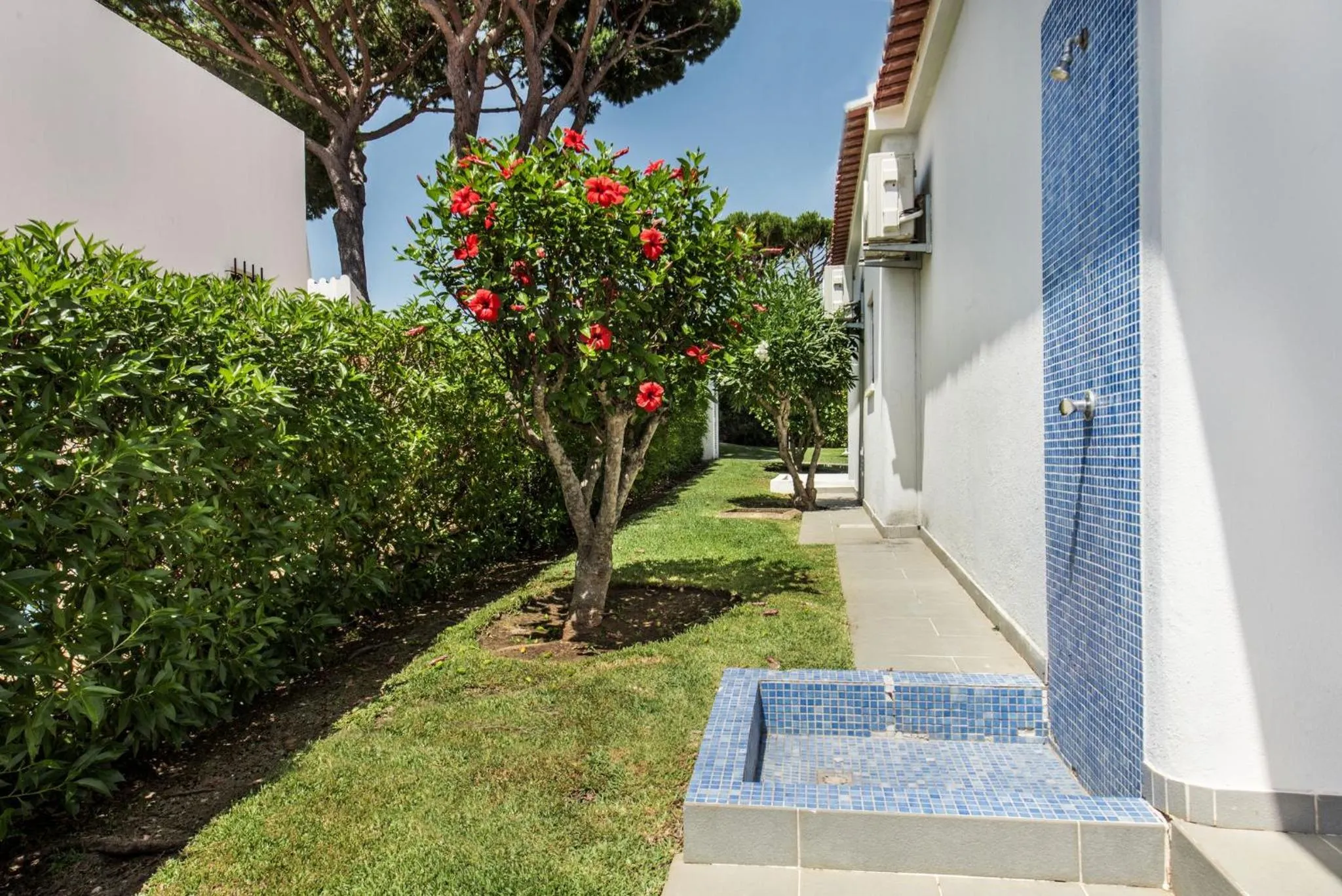 Summer in Charming Villa With Private Pool in Vibrant Vilamoura, Free AC and Wifi