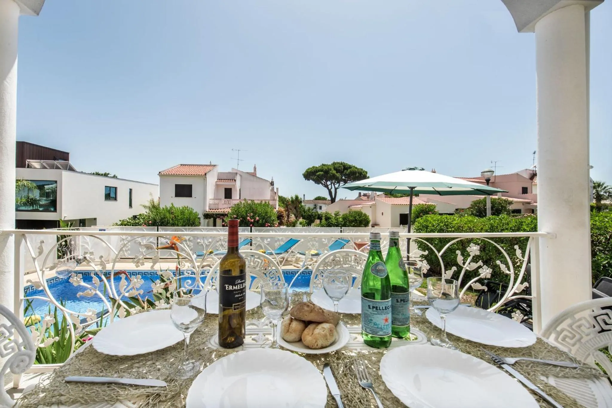 Food and drinks in Charming Villa With Private Pool in Vibrant Vilamoura, Free AC and Wifi