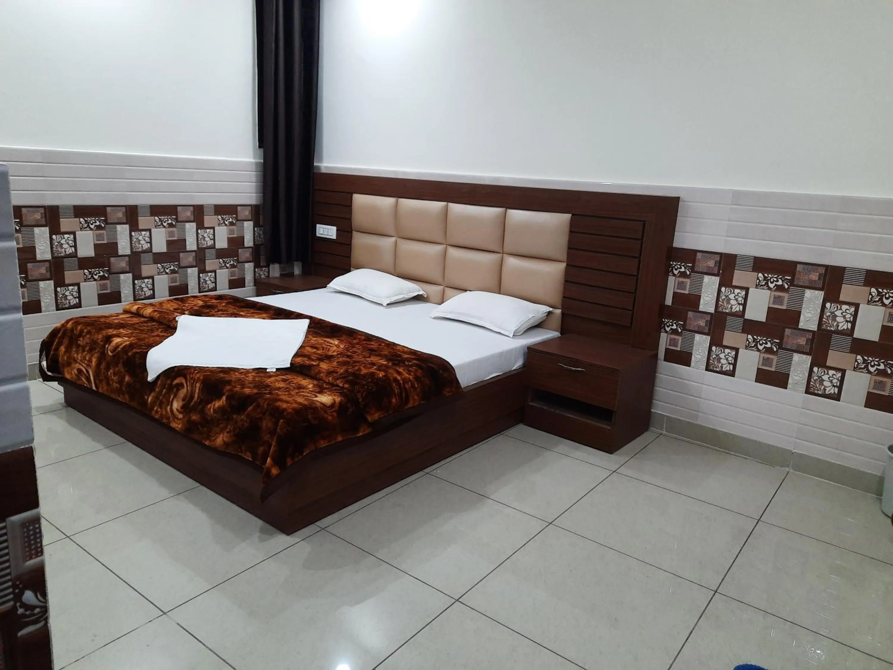 Bed in Abrol residency