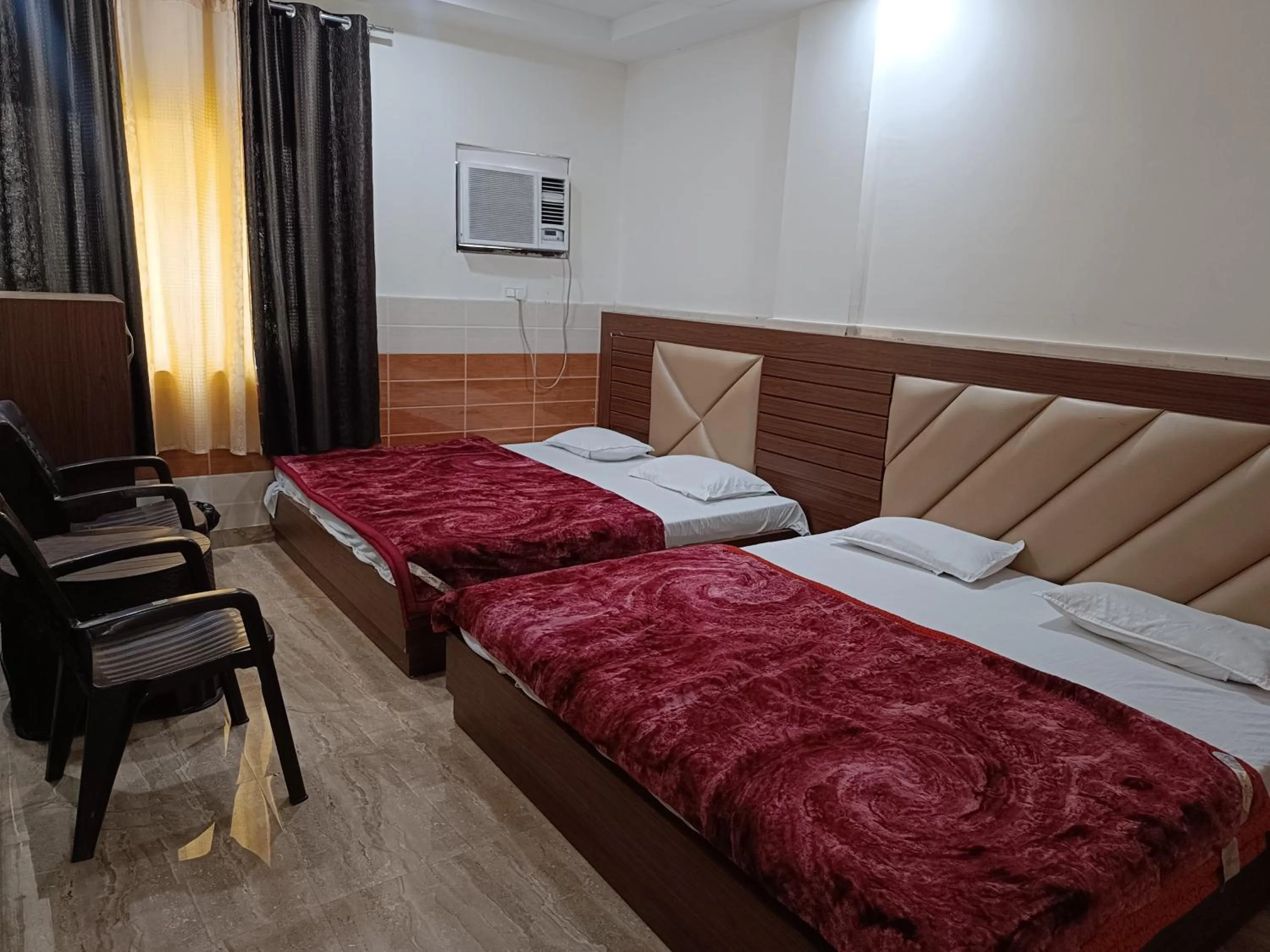 Bed in Abrol residency