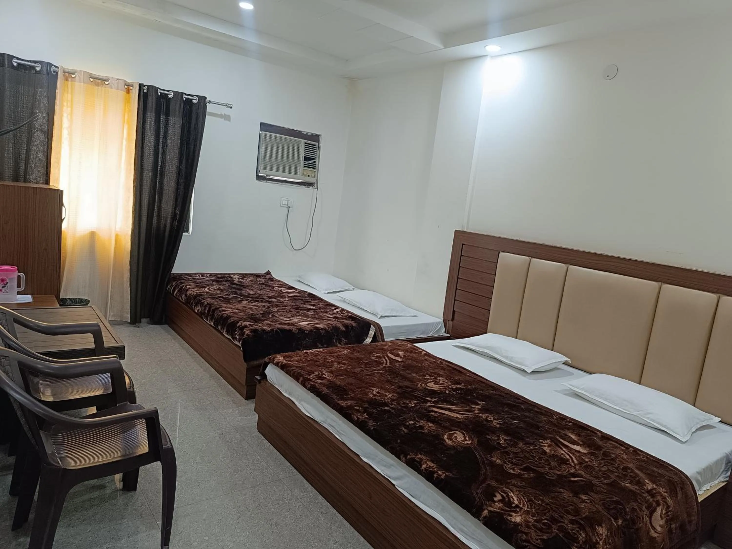 Bed in Abrol residency
