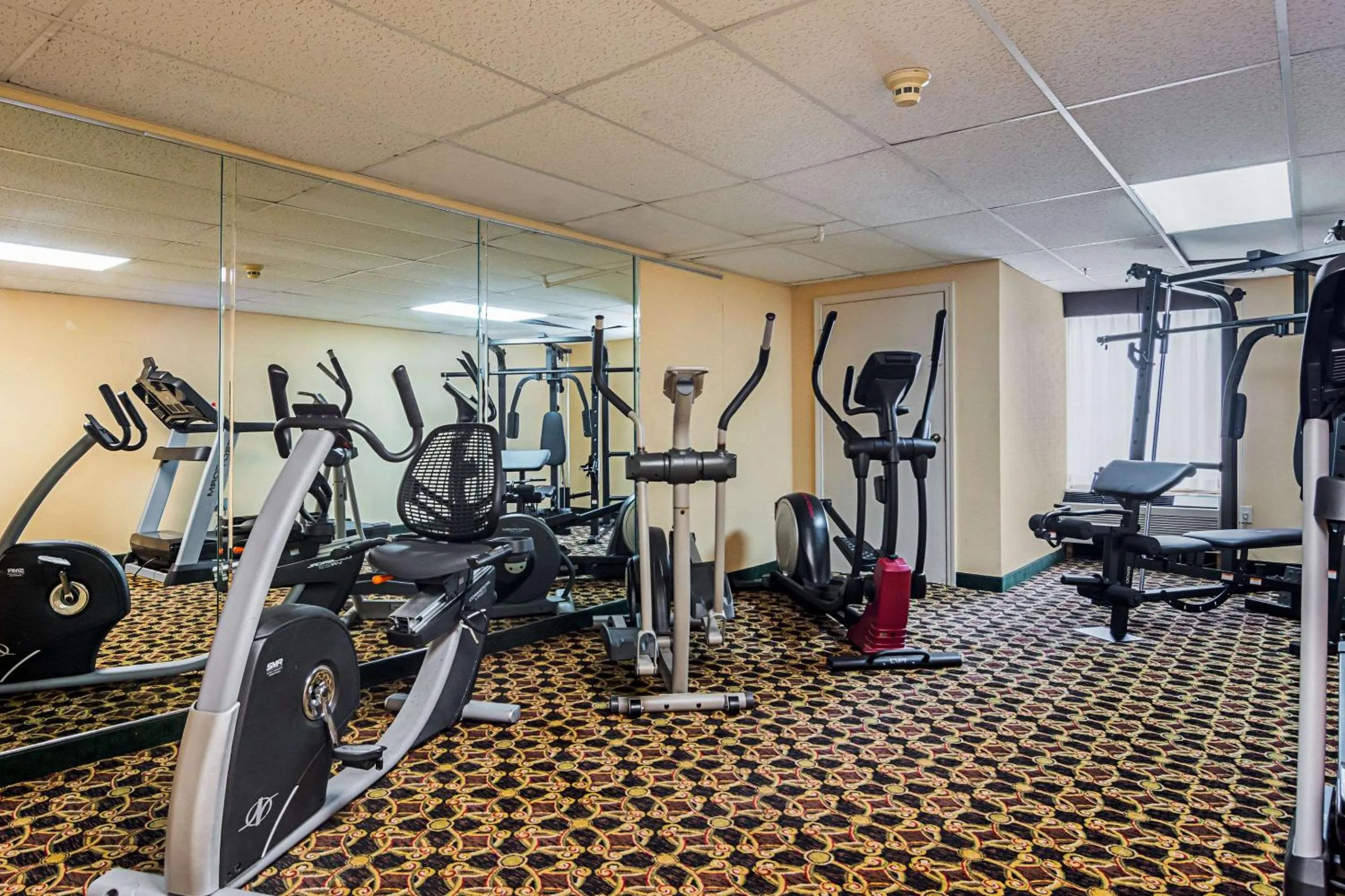 Fitness centre/facilities in Quality Suites Atlanta Airport East
