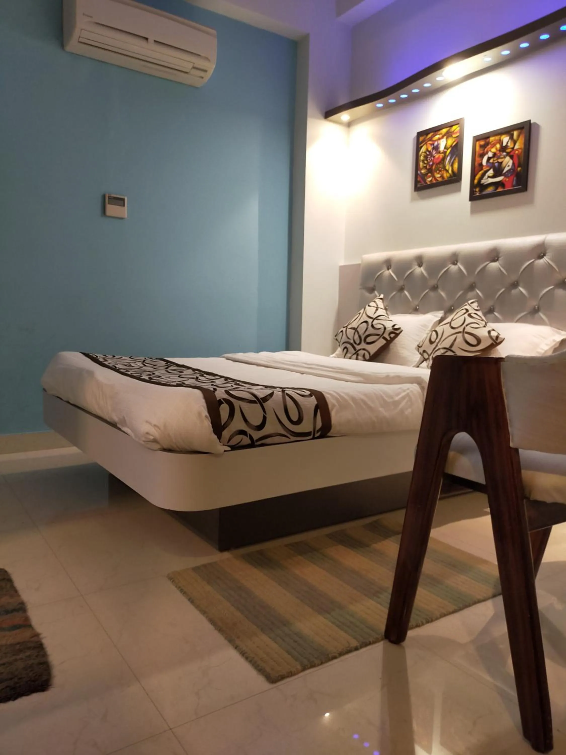 Bed in Hotel Prabhat