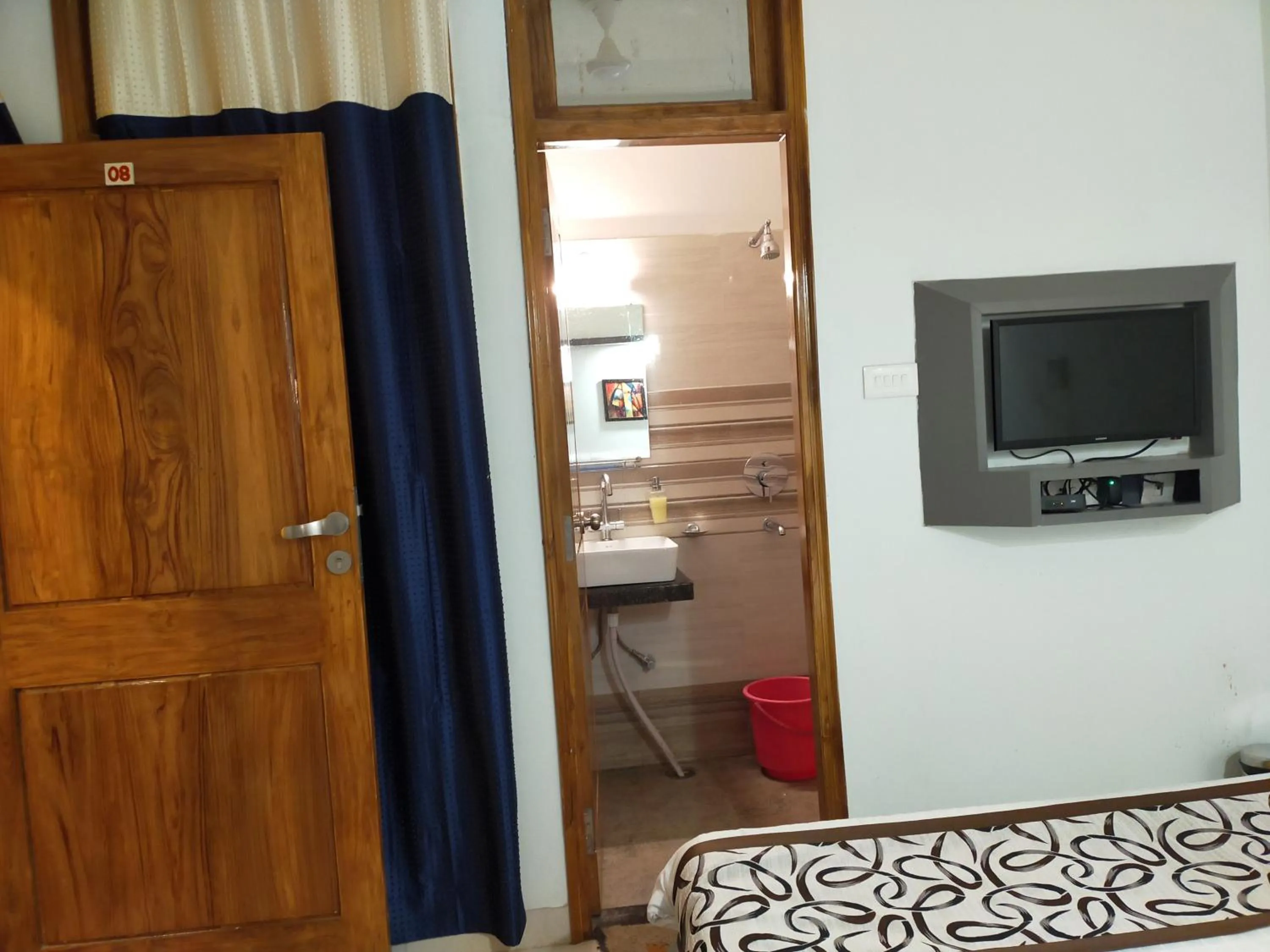 Bed in Hotel Prabhat