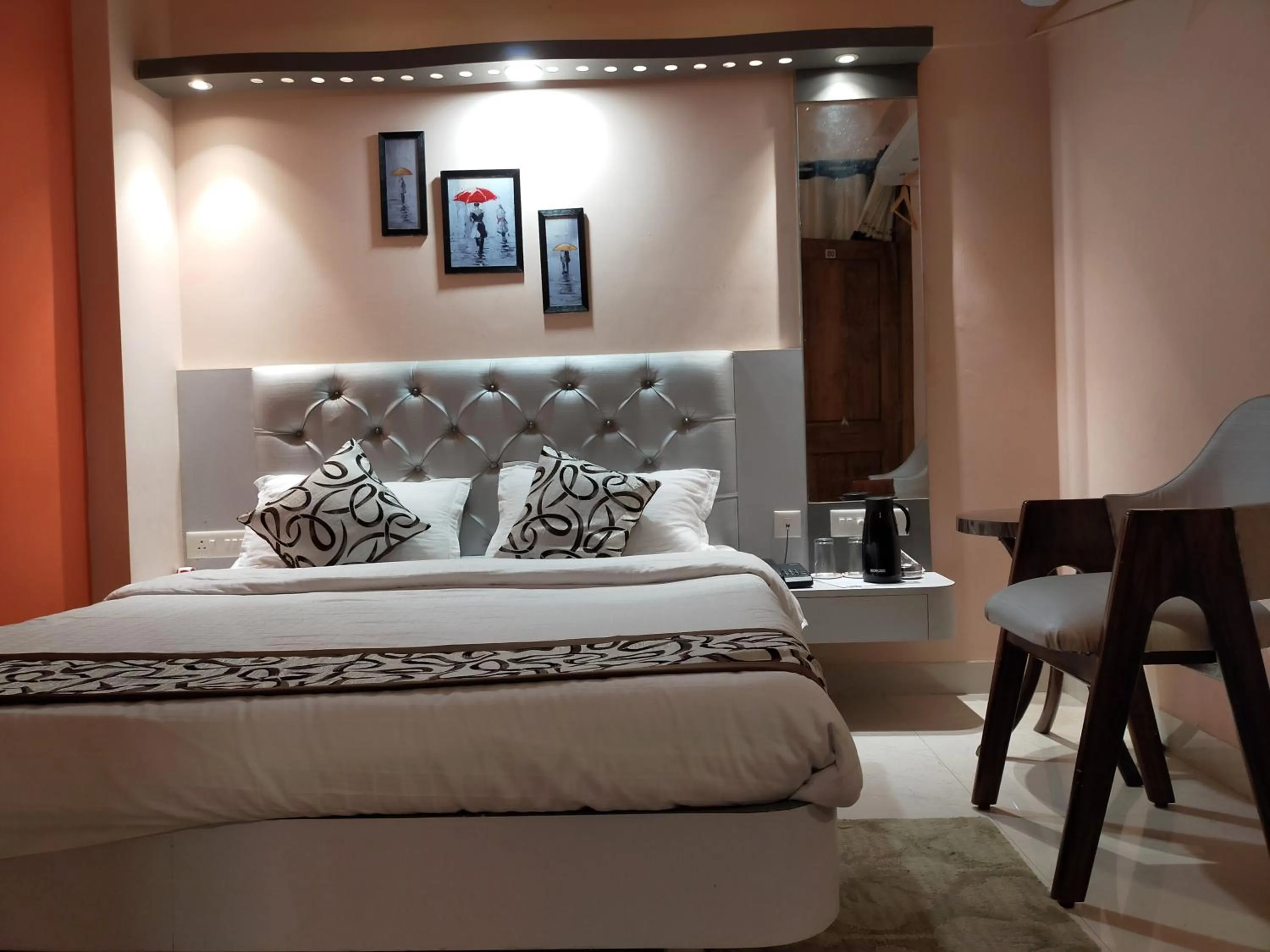 Bed in Hotel Prabhat