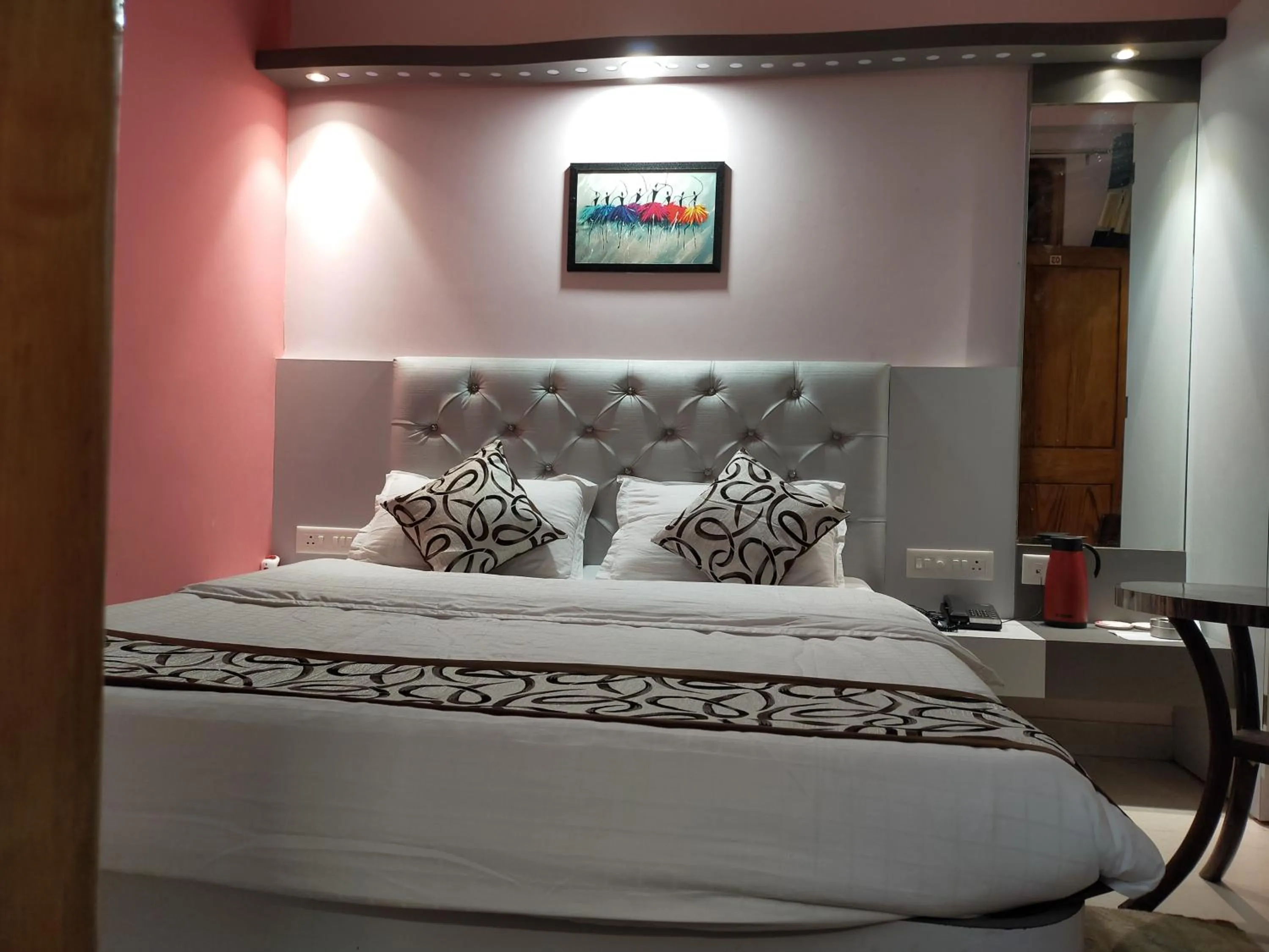 Bed in Hotel Prabhat