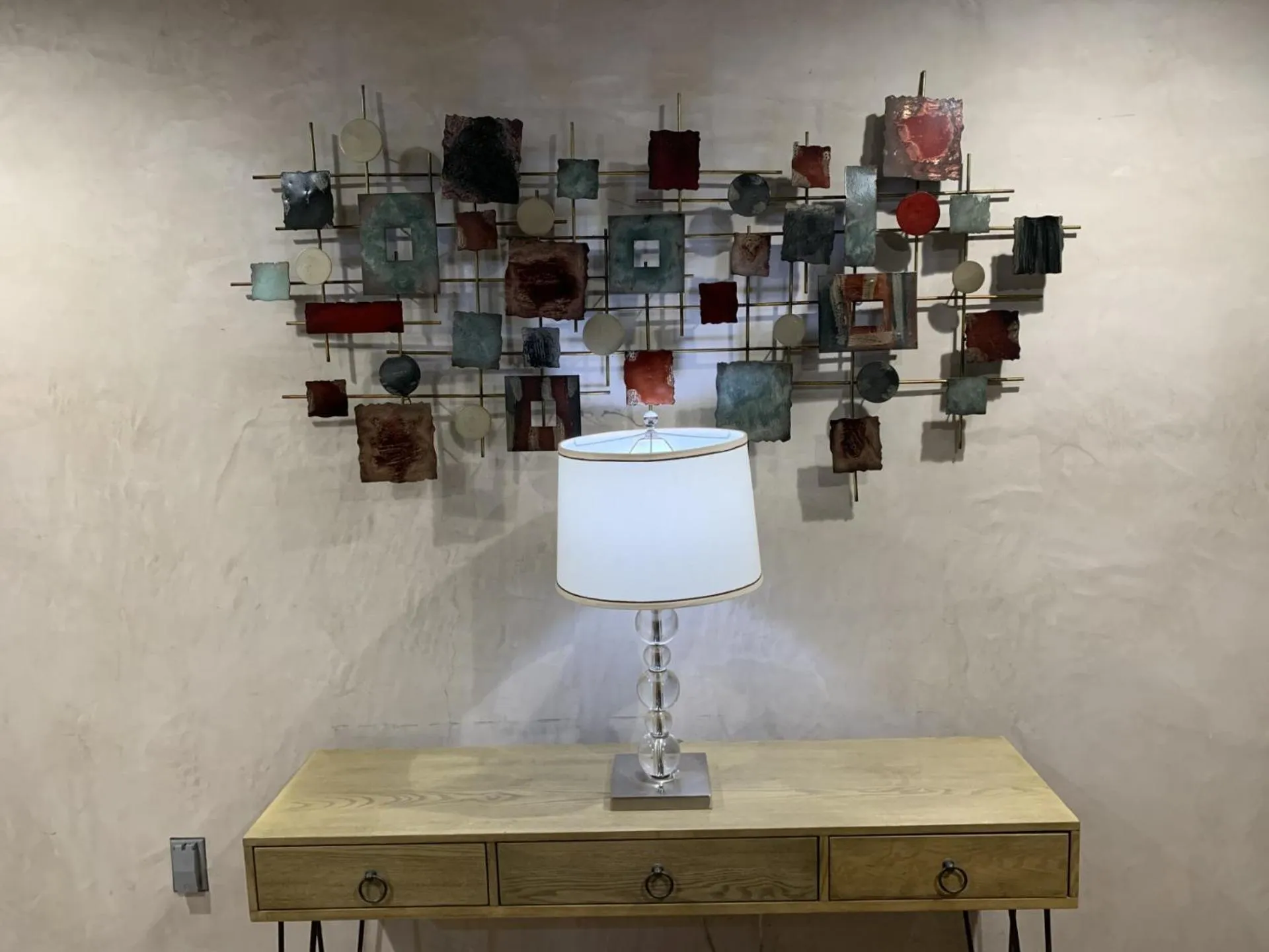 Inner courtyard view in L.A. Sky Boutique Hotel