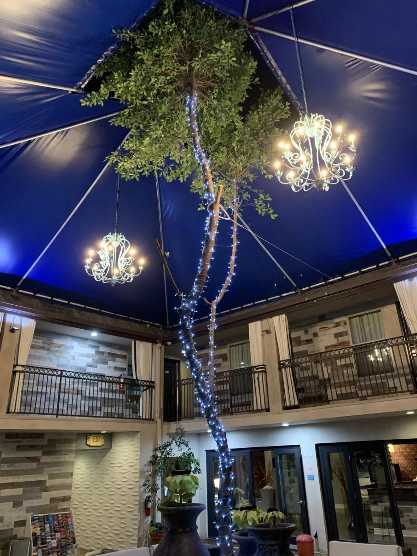 Inner courtyard view in L.A. Sky Boutique Hotel