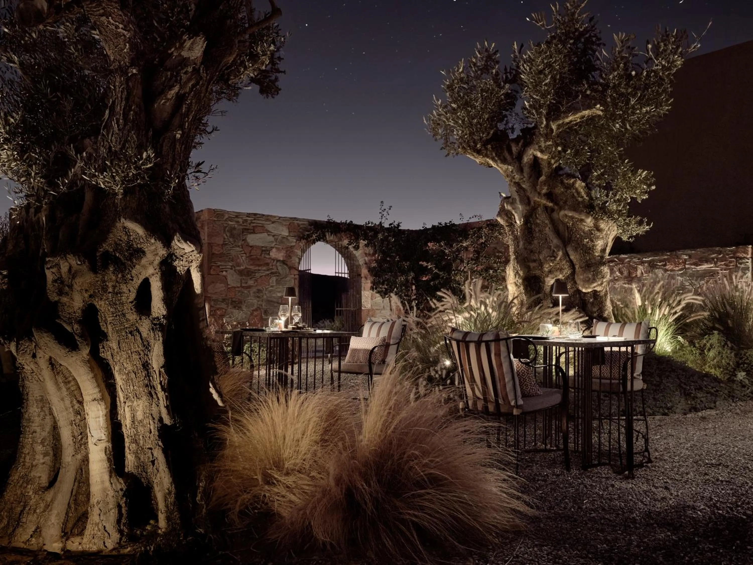 Restaurant/places to eat in Acro Suites - A Wellbeing Resort