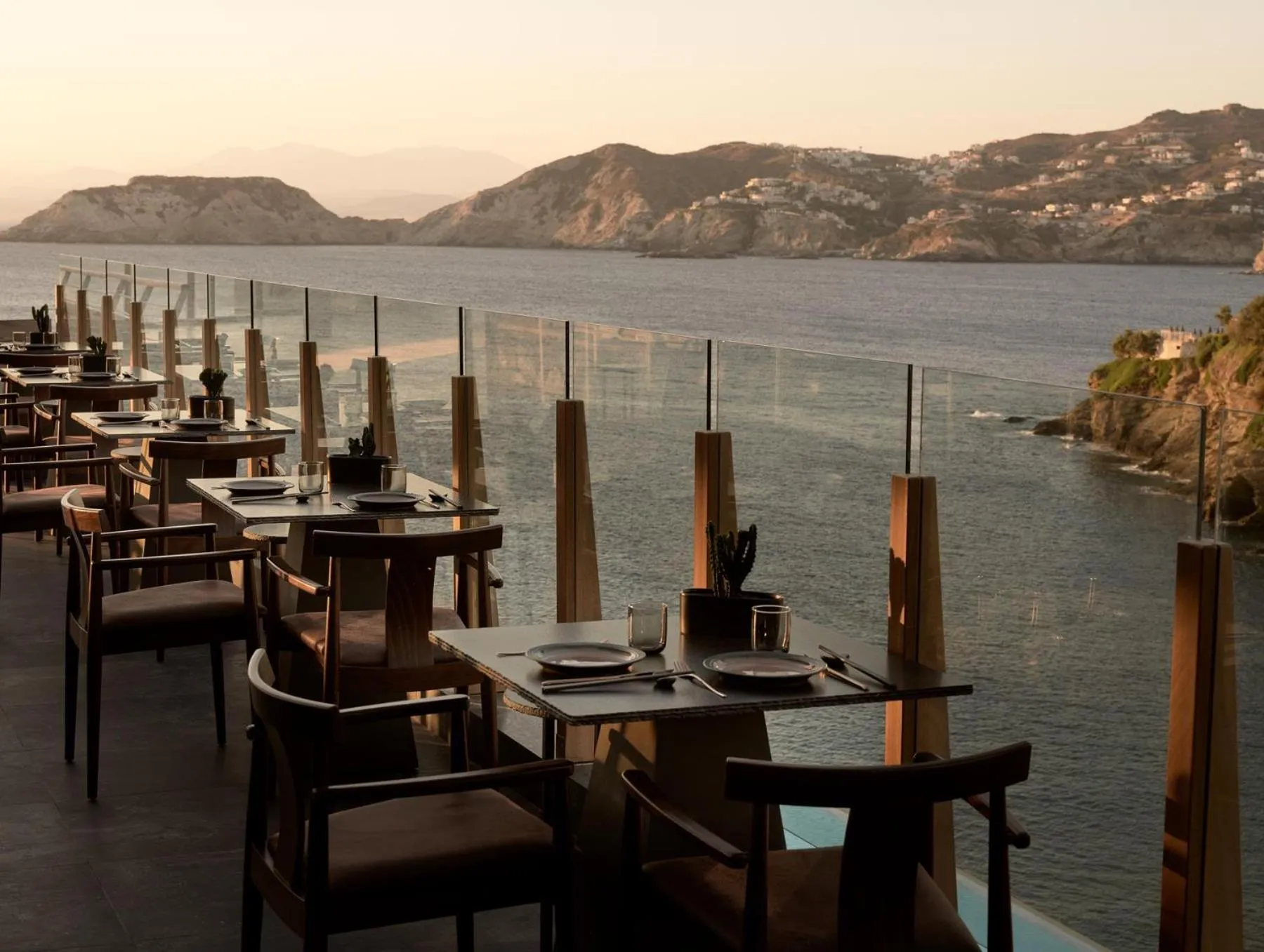 Restaurant/places to eat in Acro Suites - A Wellbeing Resort