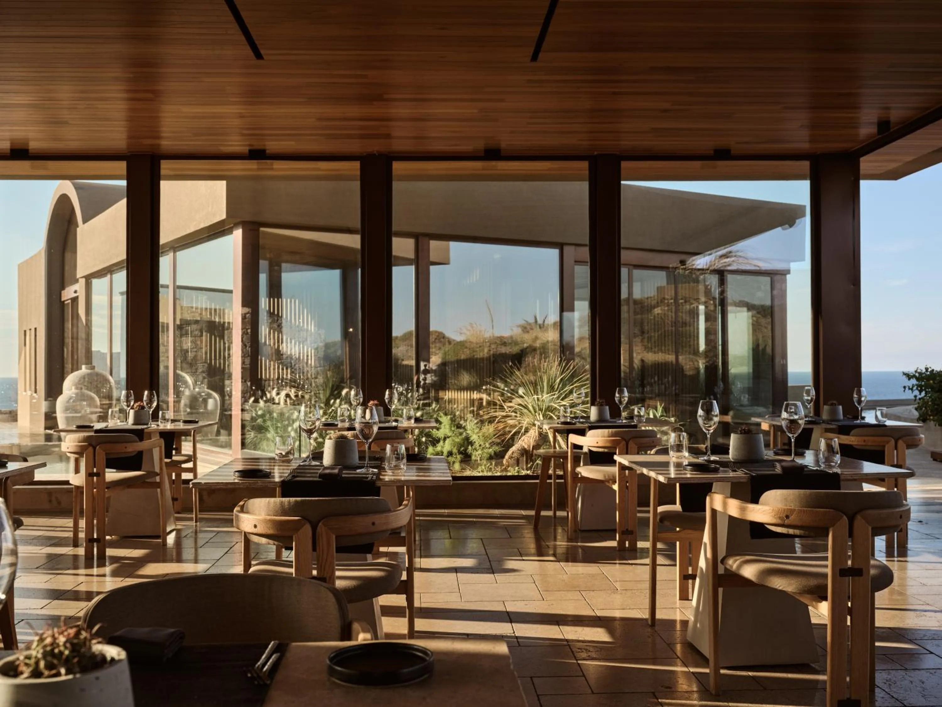 Restaurant/places to eat in Acro Suites - A Wellbeing Resort