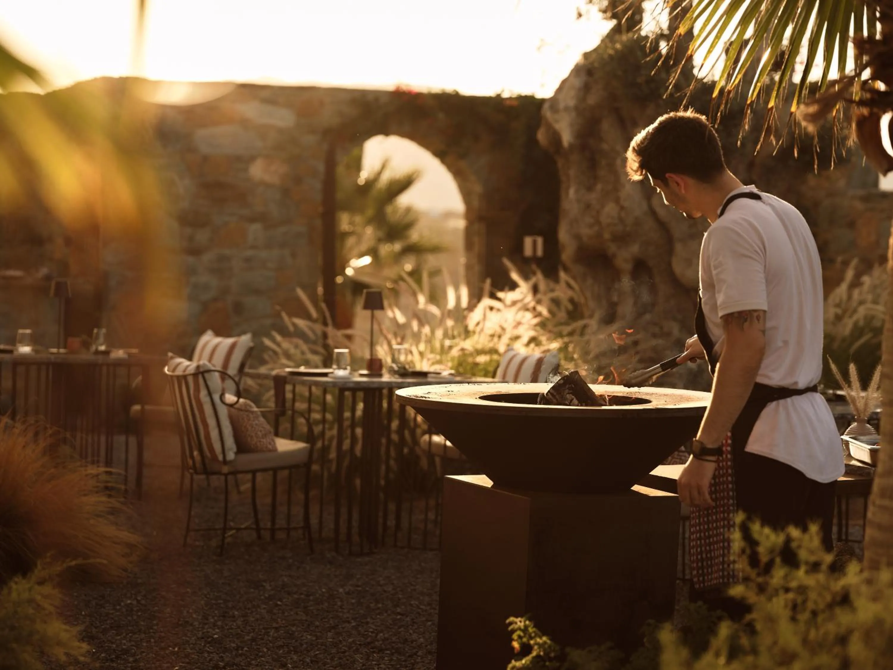 Restaurant/places to eat in Acro Suites - A Wellbeing Resort