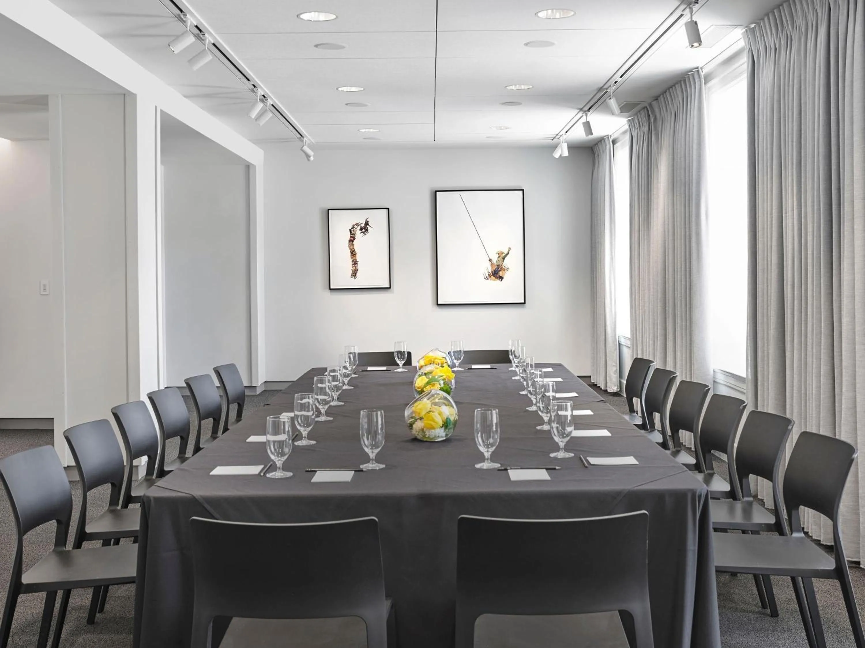 Meeting/conference room in 21c Museum Hotel Chicago