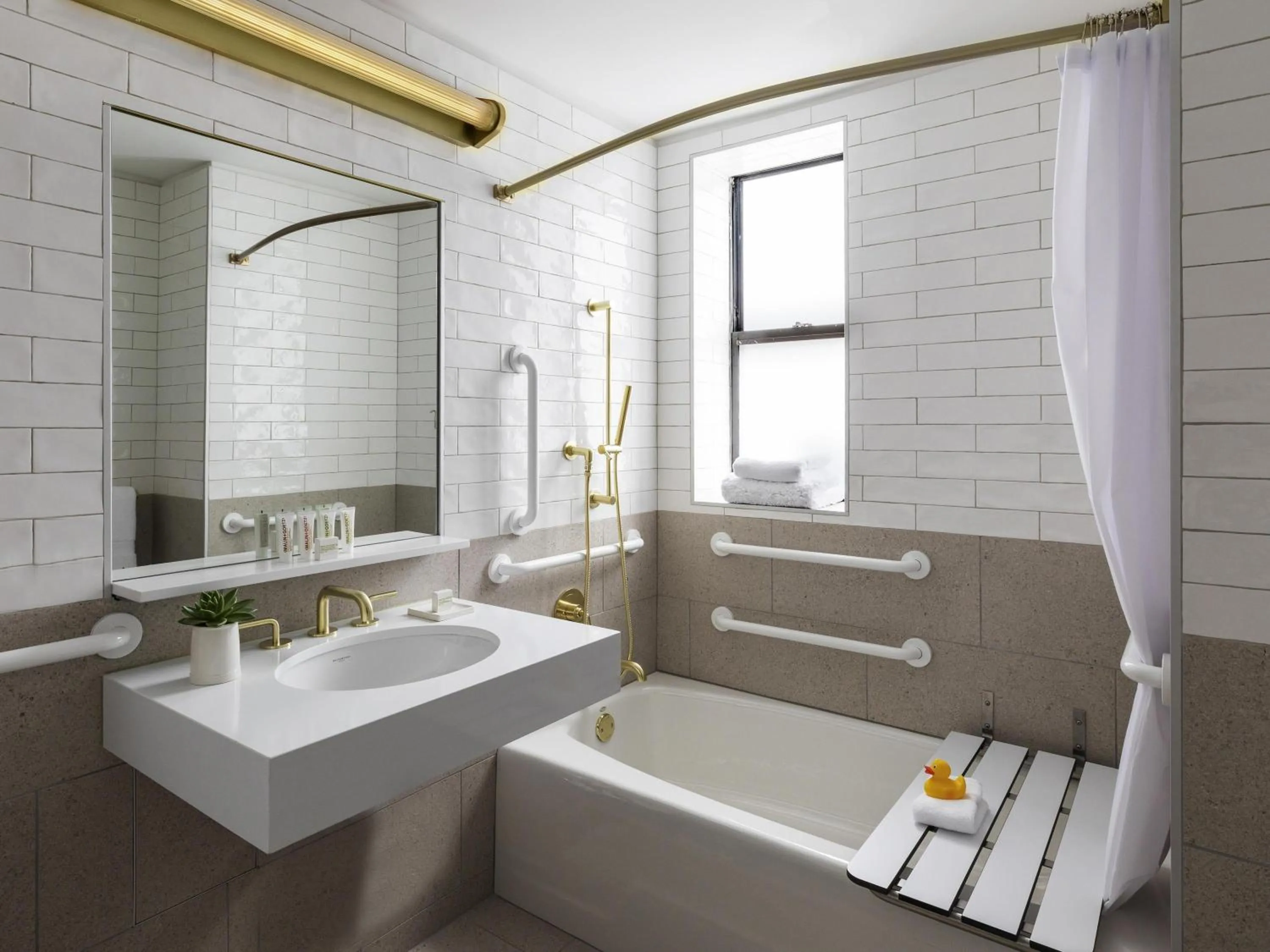 Bedroom in 21c Museum Hotel Chicago