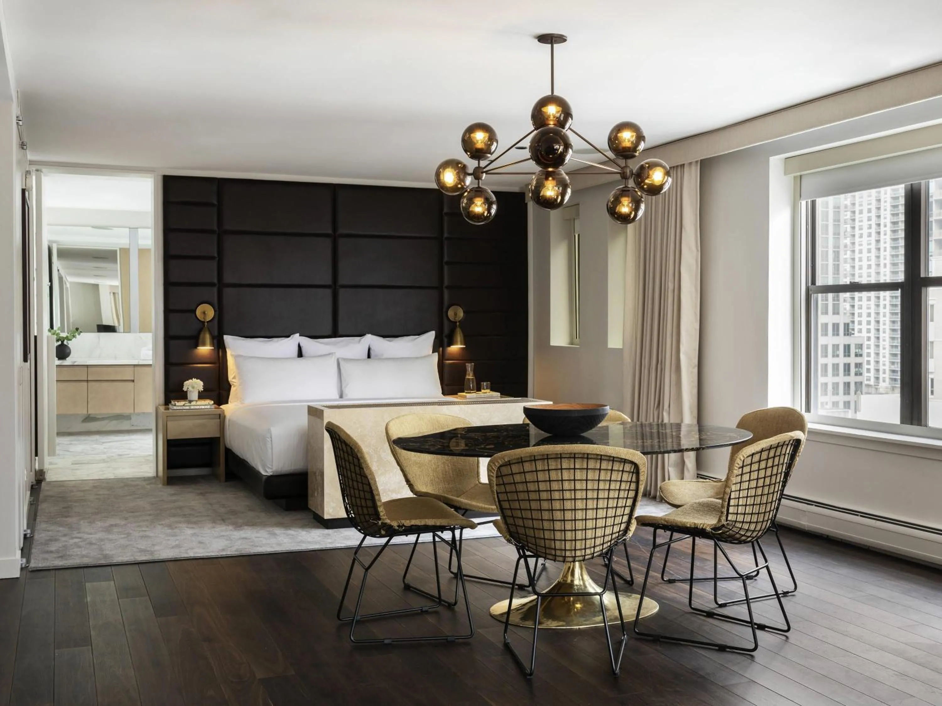 Bedroom, Bed in 21c Museum Hotel Chicago