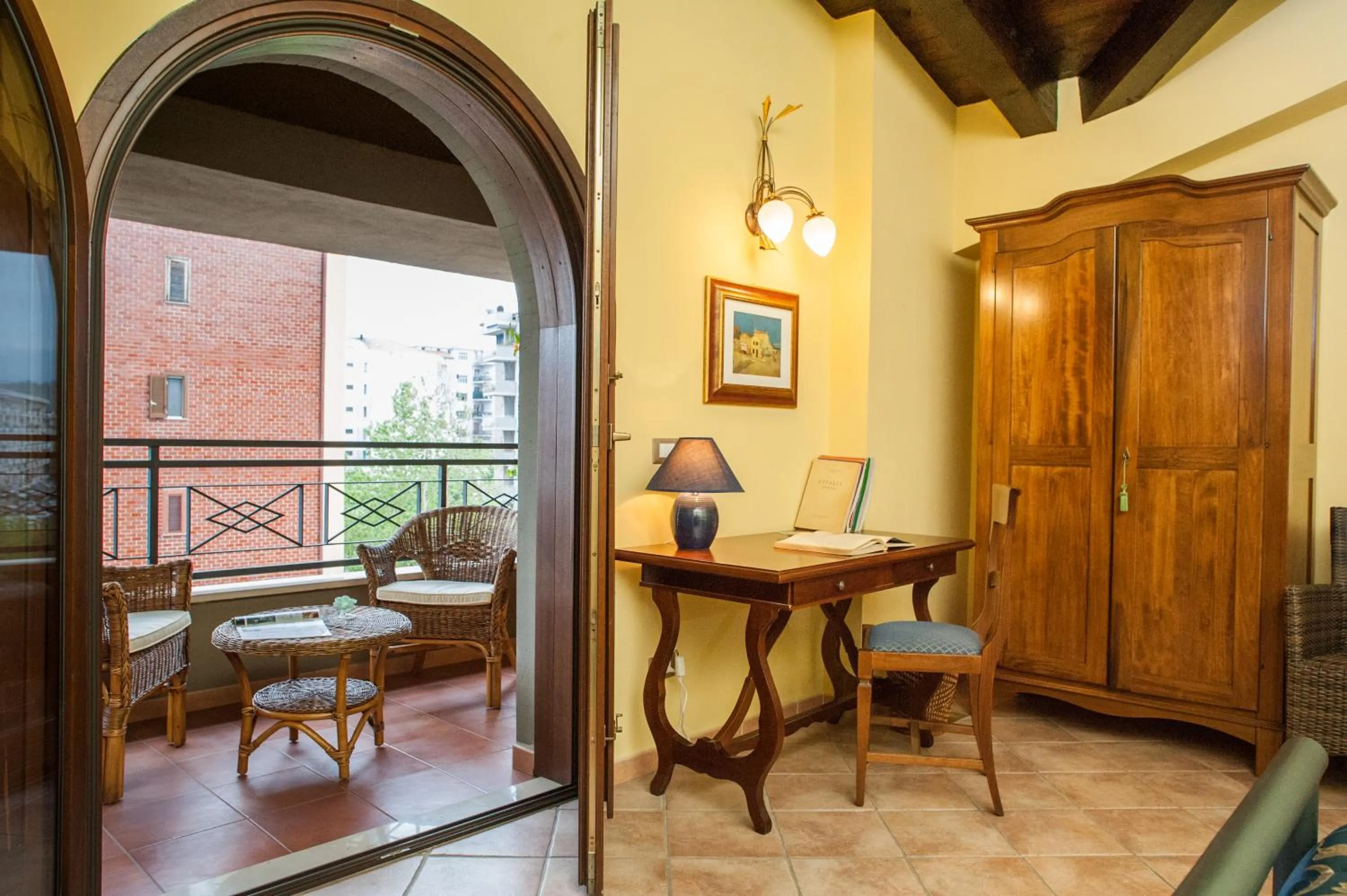 Decorative detail in B&B Tribunale