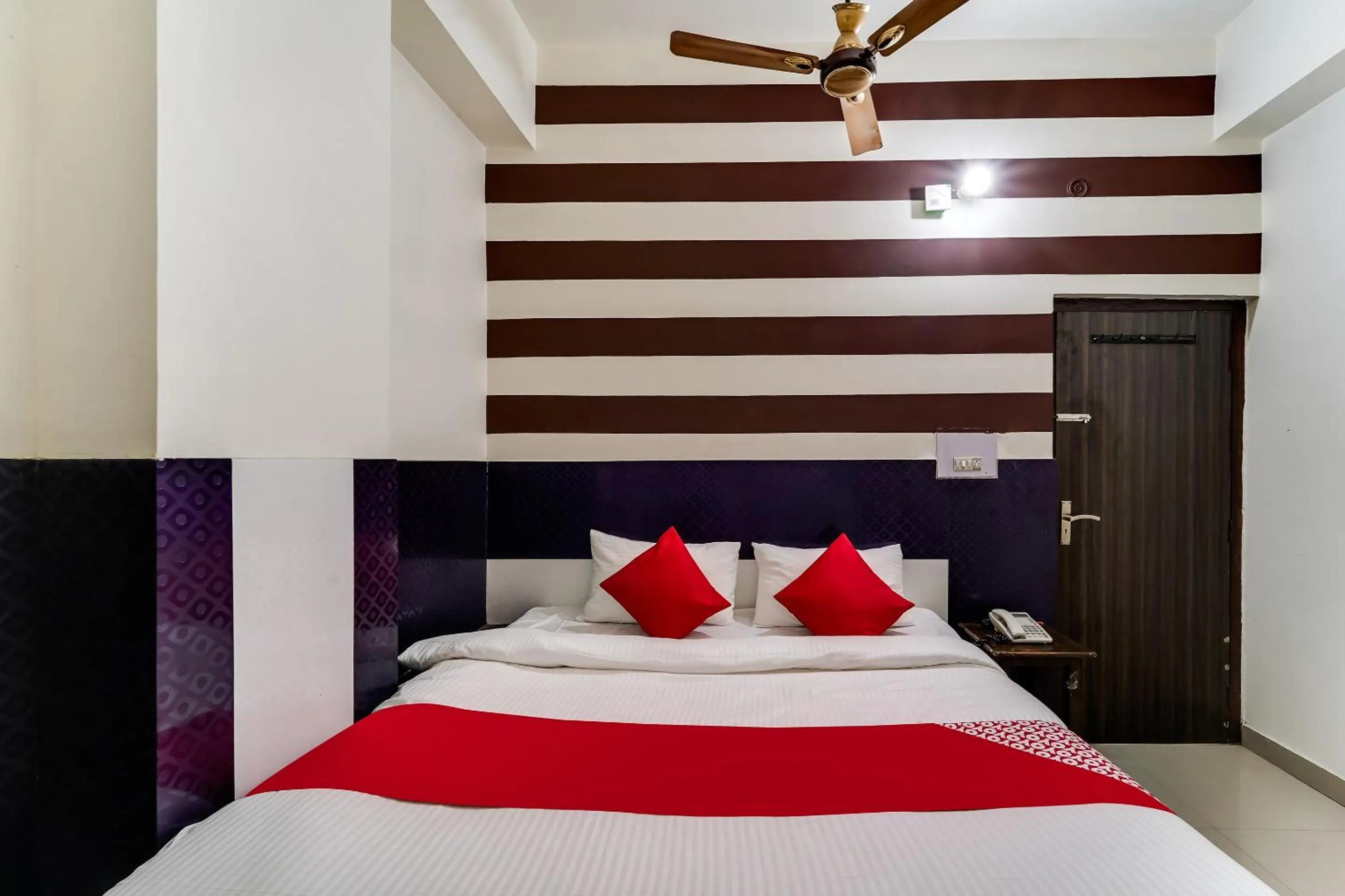 Bedroom, Bed in Hotel O Landlord