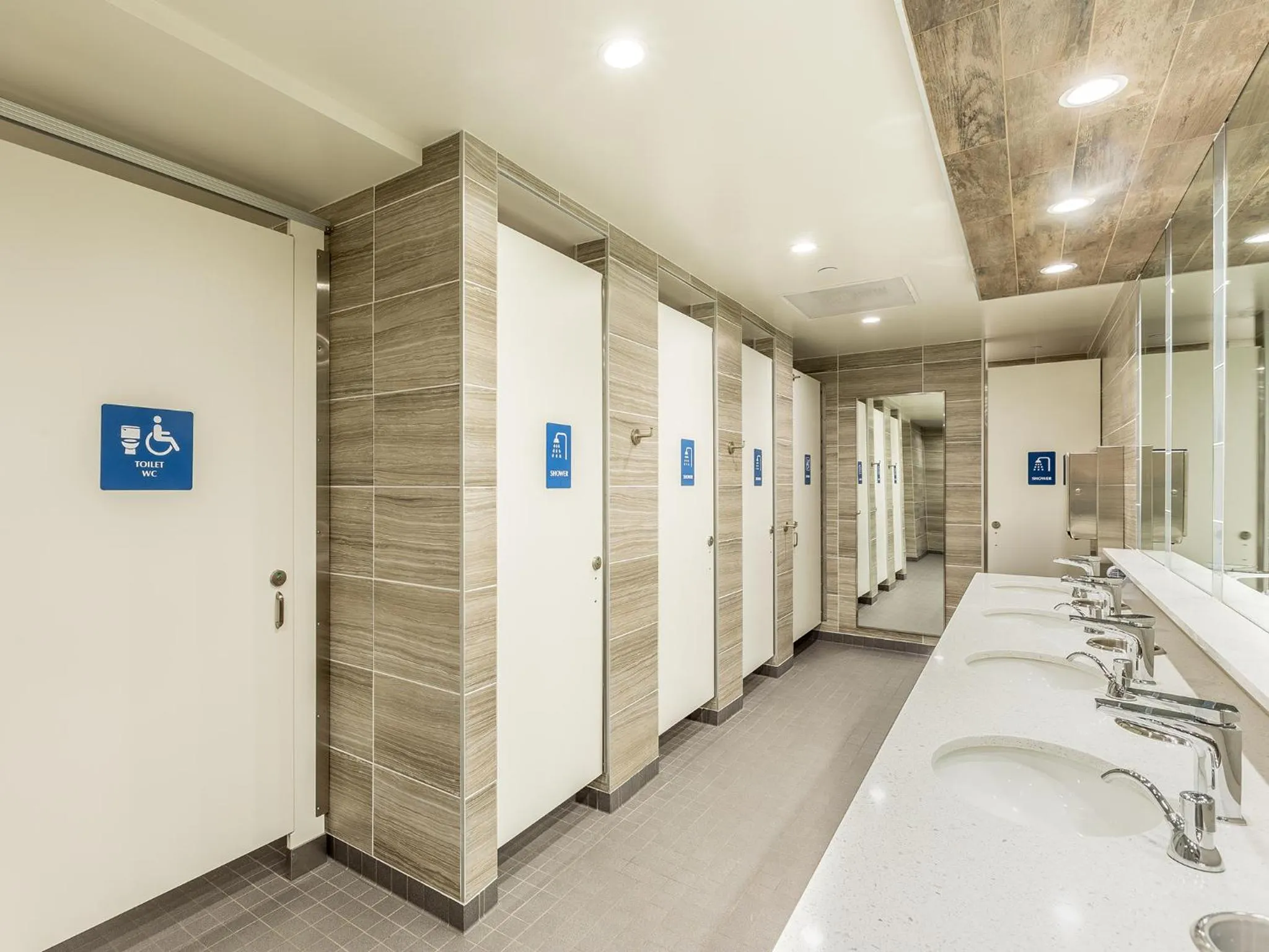 Shower in HI Los Angeles Santa Monica Hostel