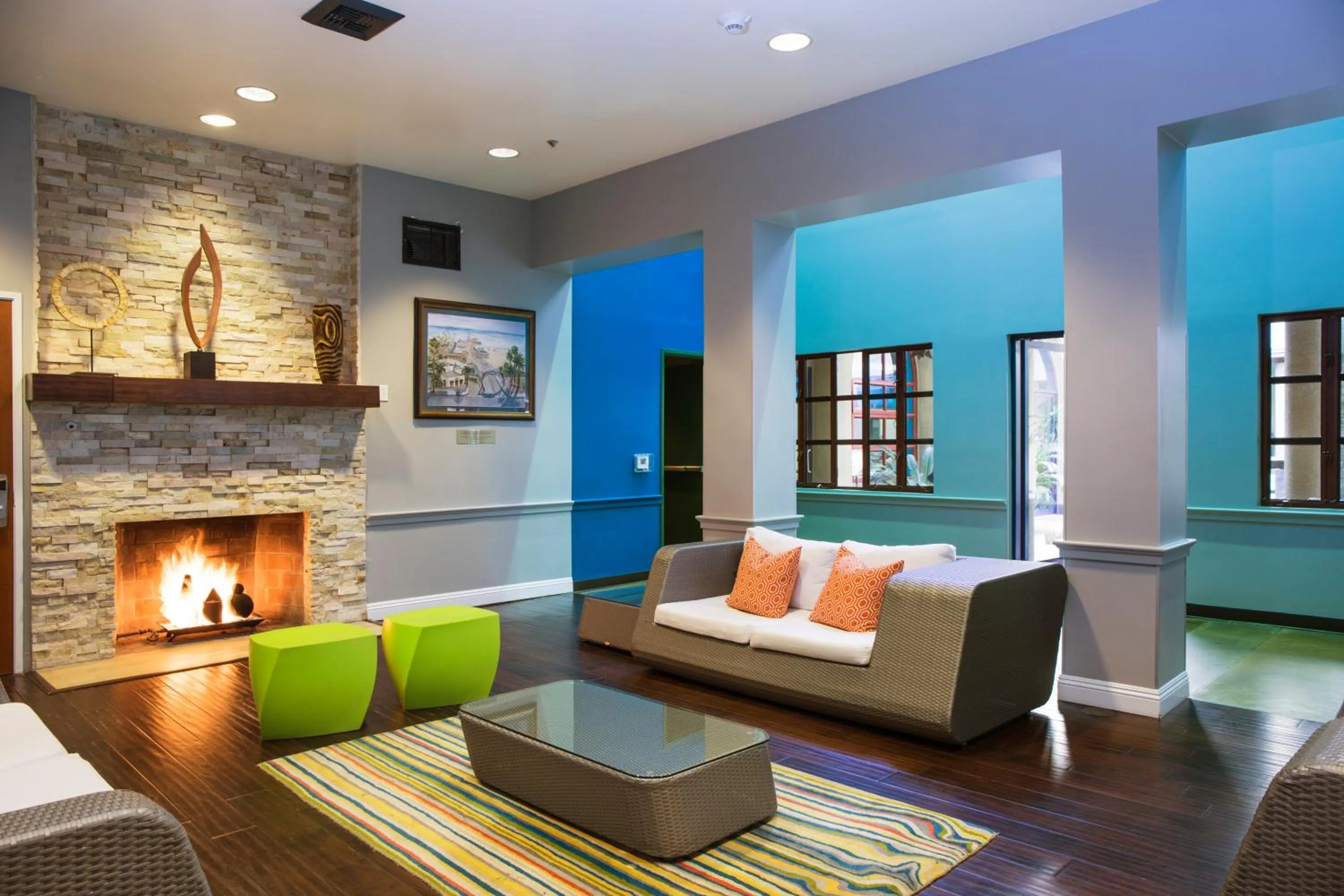 Seating area in HI Los Angeles Santa Monica Hostel