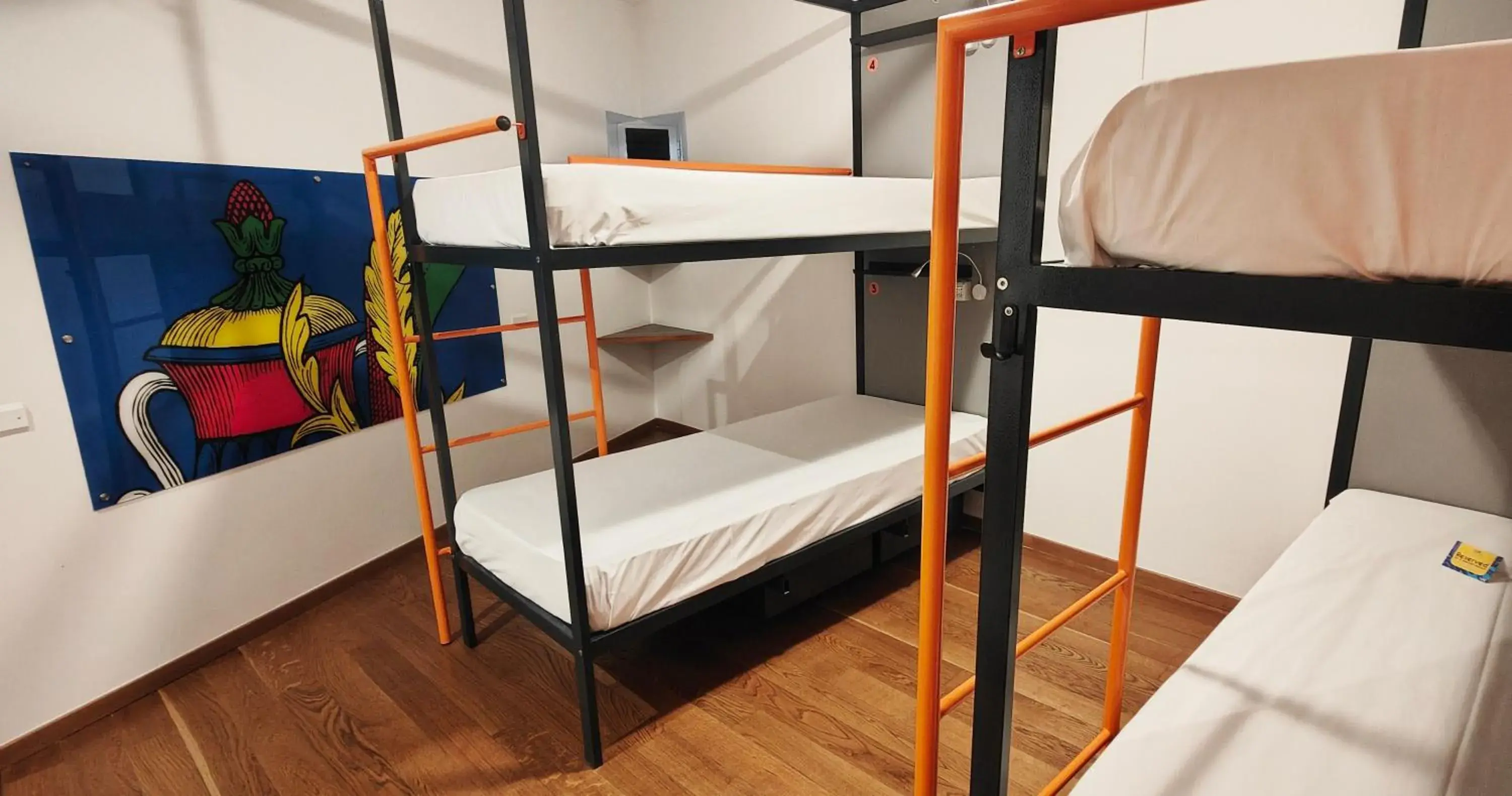 Bed in 4-Bed Mixed Dormitory Room with Private Bathroom in Tric Trac Hostel Bed in 4-Bed Mixed Dormitory Room with Private Bathroom in Tric Trac Hostel