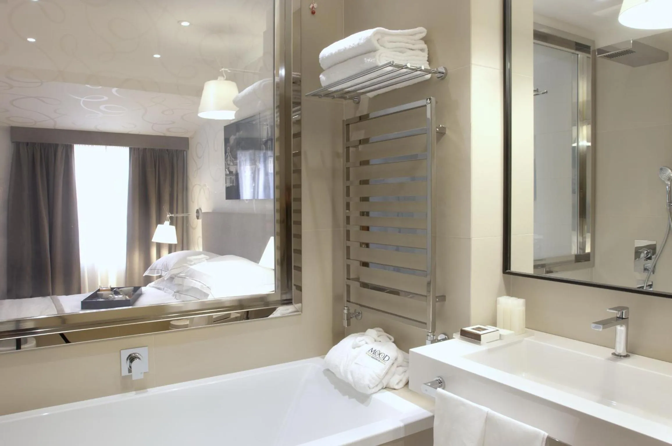 Bathroom, Bed in Mood44