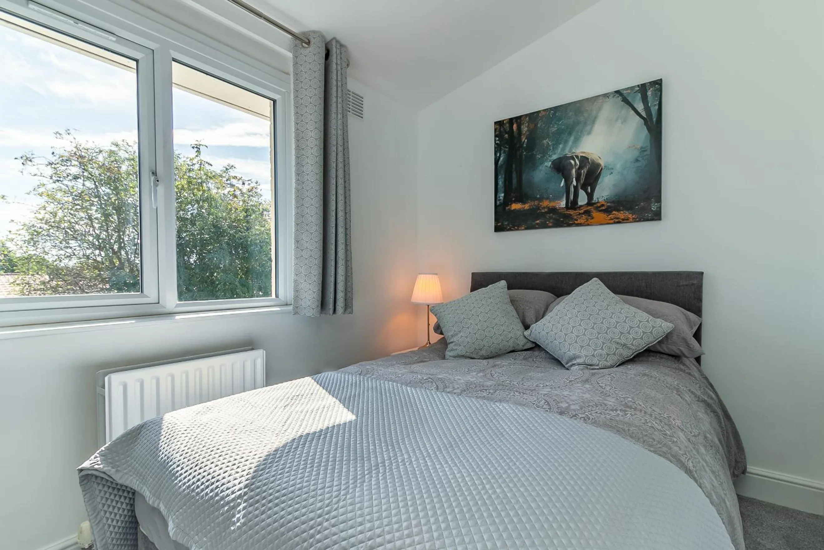 Bedroom, Bed in Hillcrest Lodge