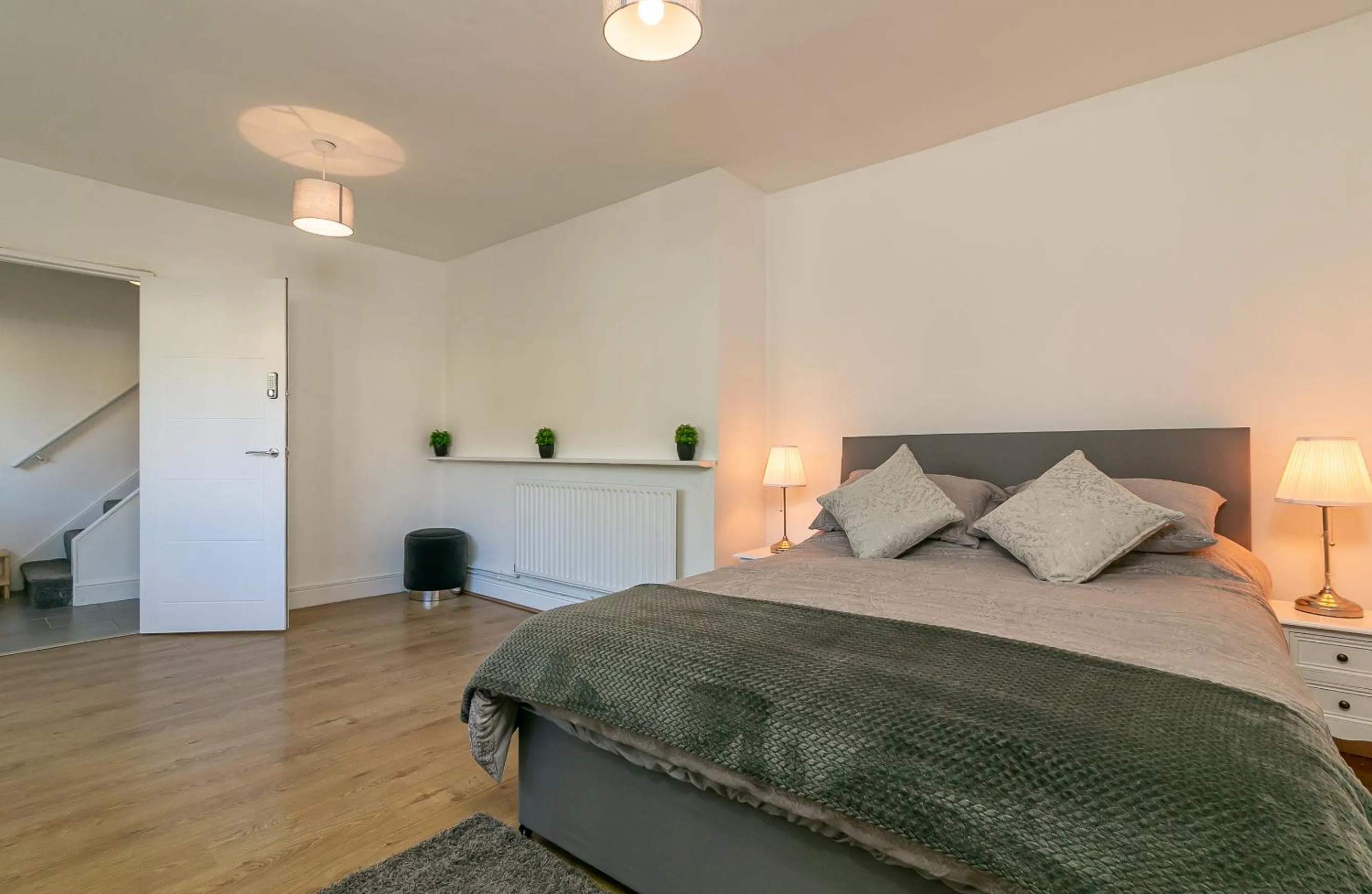 Bedroom, Bed in Hillcrest Lodge