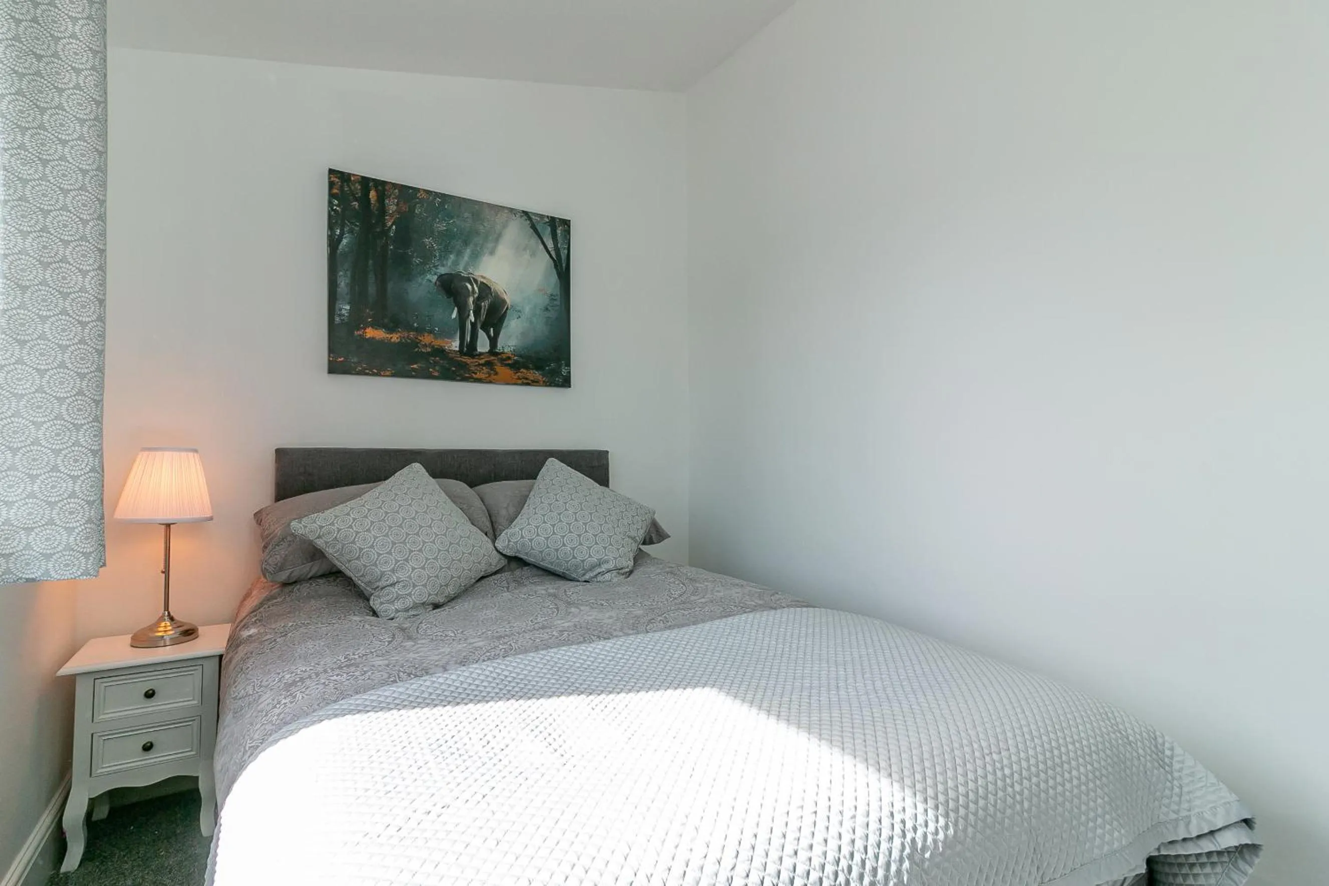 Bedroom, Bed in Hillcrest Lodge