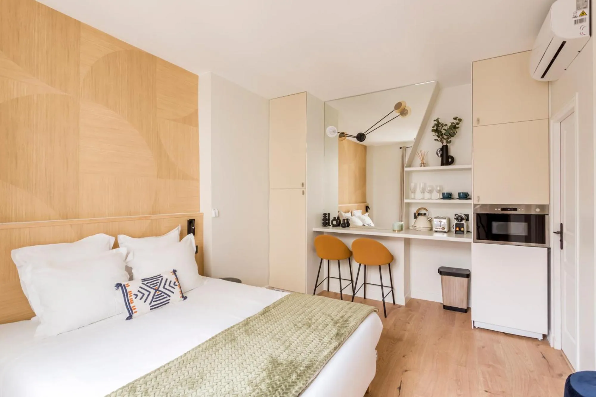 Bed in Best Stay Jeuneurs