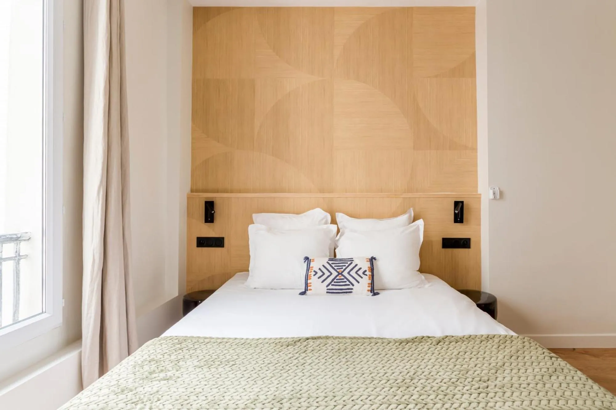 Bed in Best Stay Jeuneurs