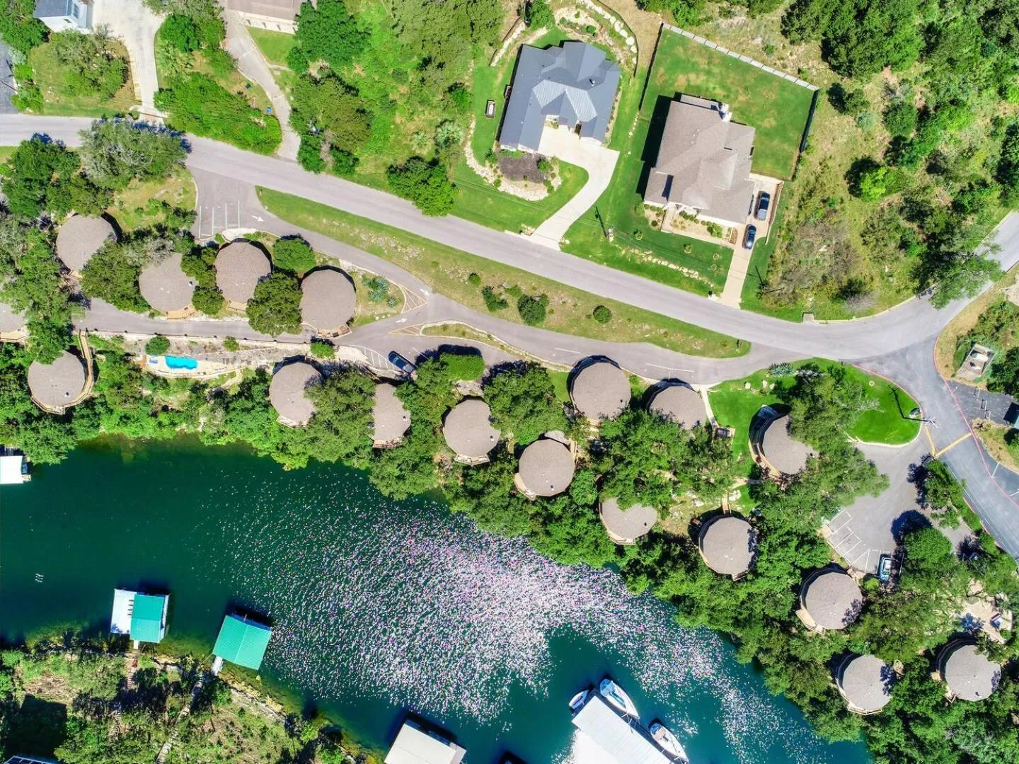 Lakefront Bungalow - Community PoolHot Tub #10