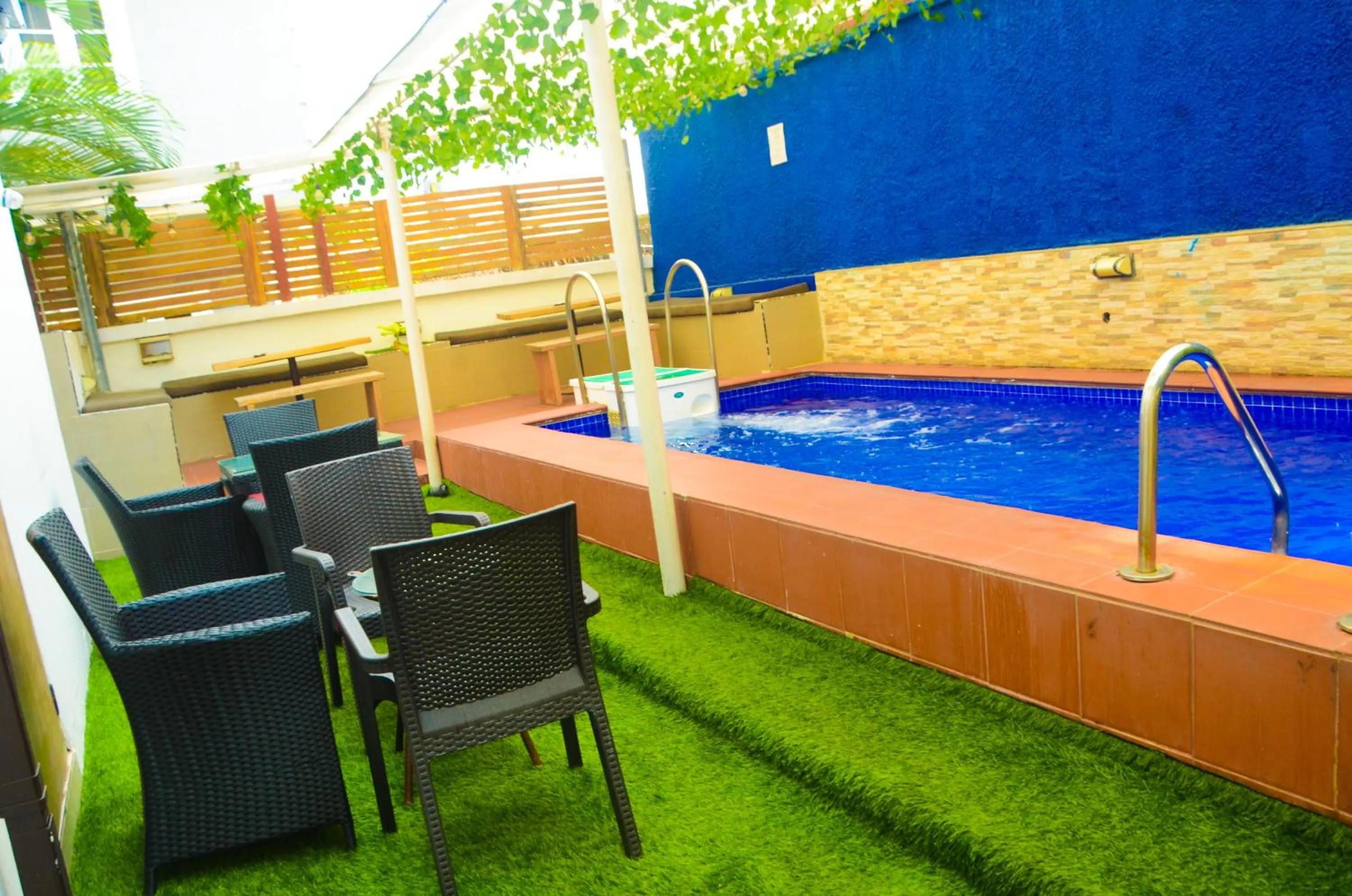 Swimming pool in J Gibson Hotel