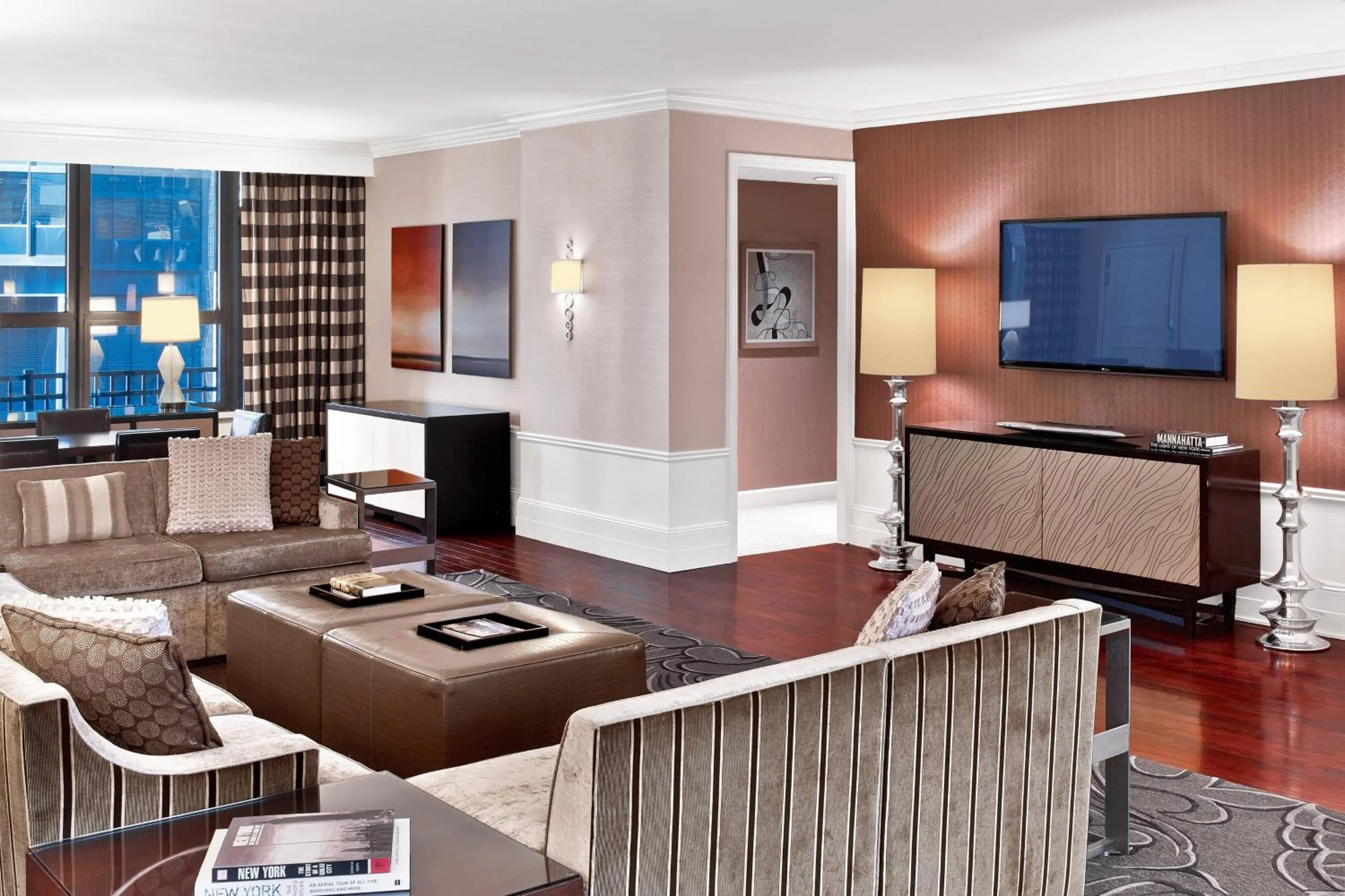 Living room in Sheraton New York Times Square Hotel