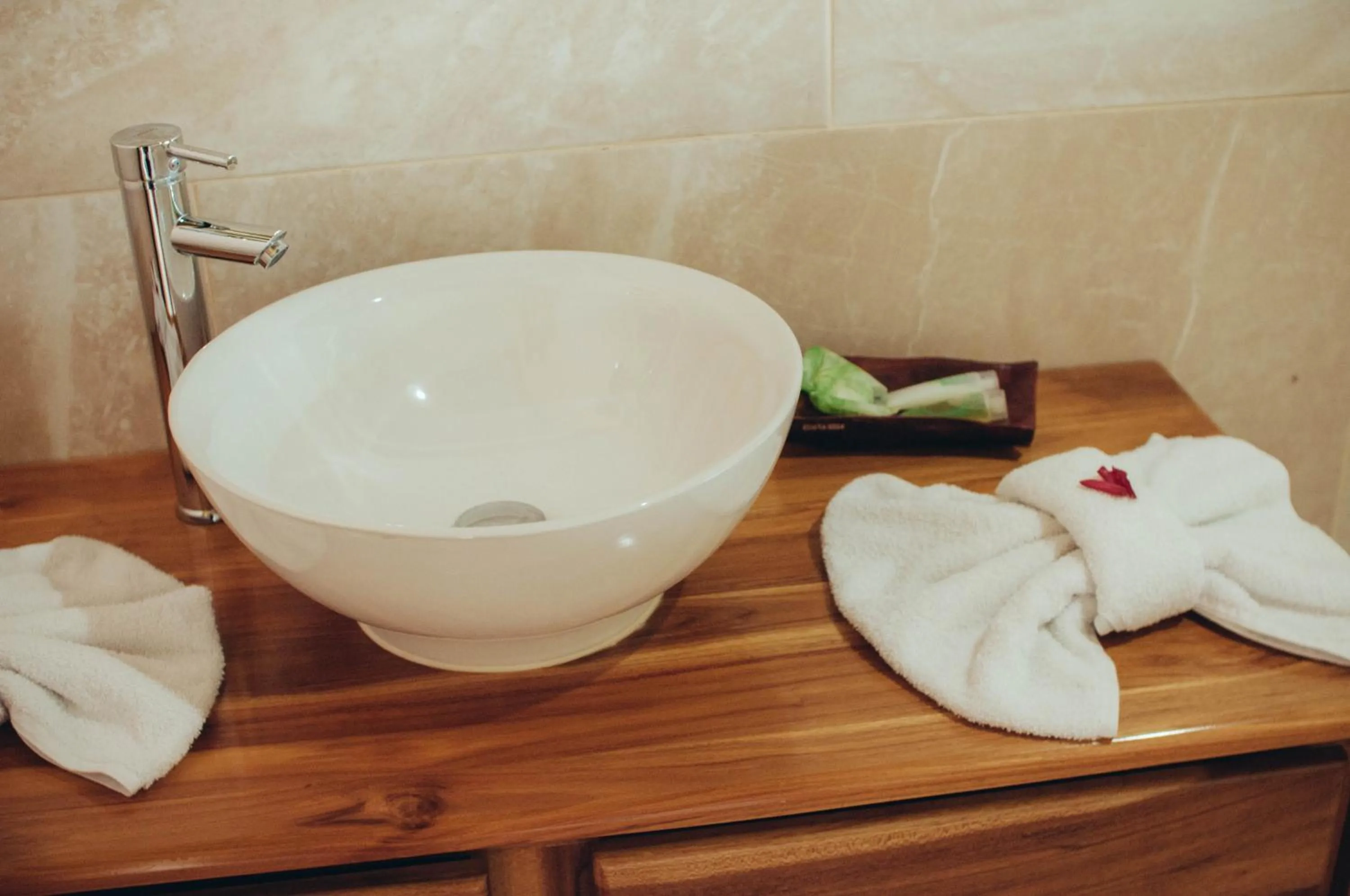 Bathroom in Drake Bay Greenleaf