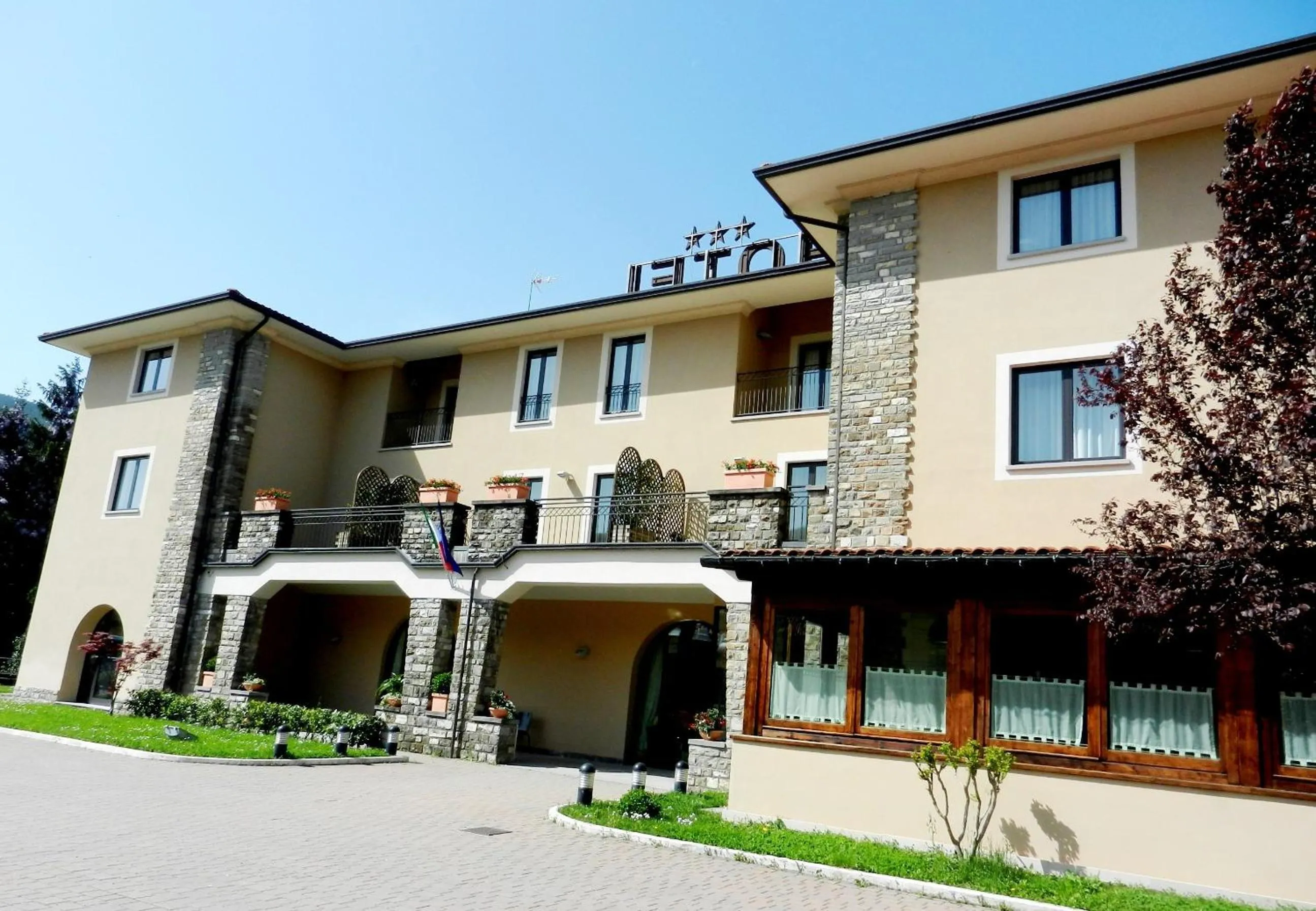 Facade/entrance in Hotel Santo Stefano