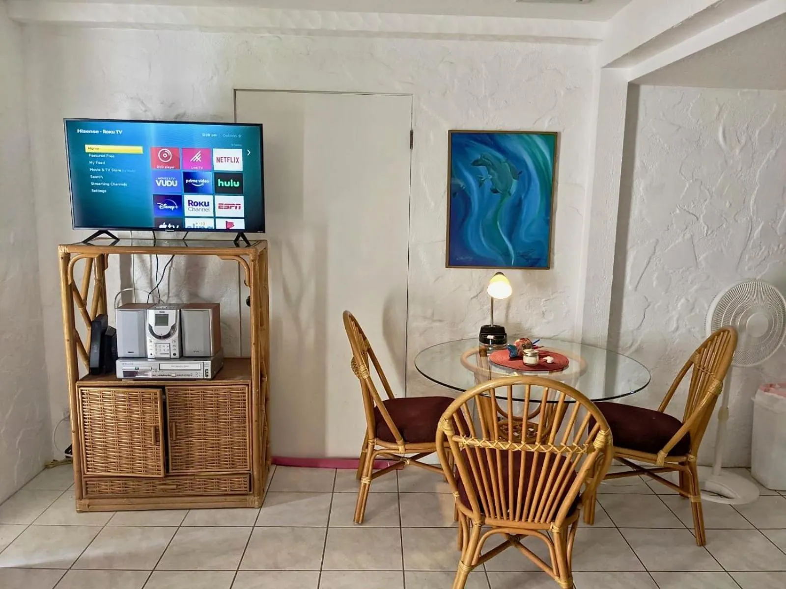 TV and multimedia in Unwind on Your Fantasy Hawaiian Vacation- 1BD/1BA Condo in Kailua-Kona, Hawaii